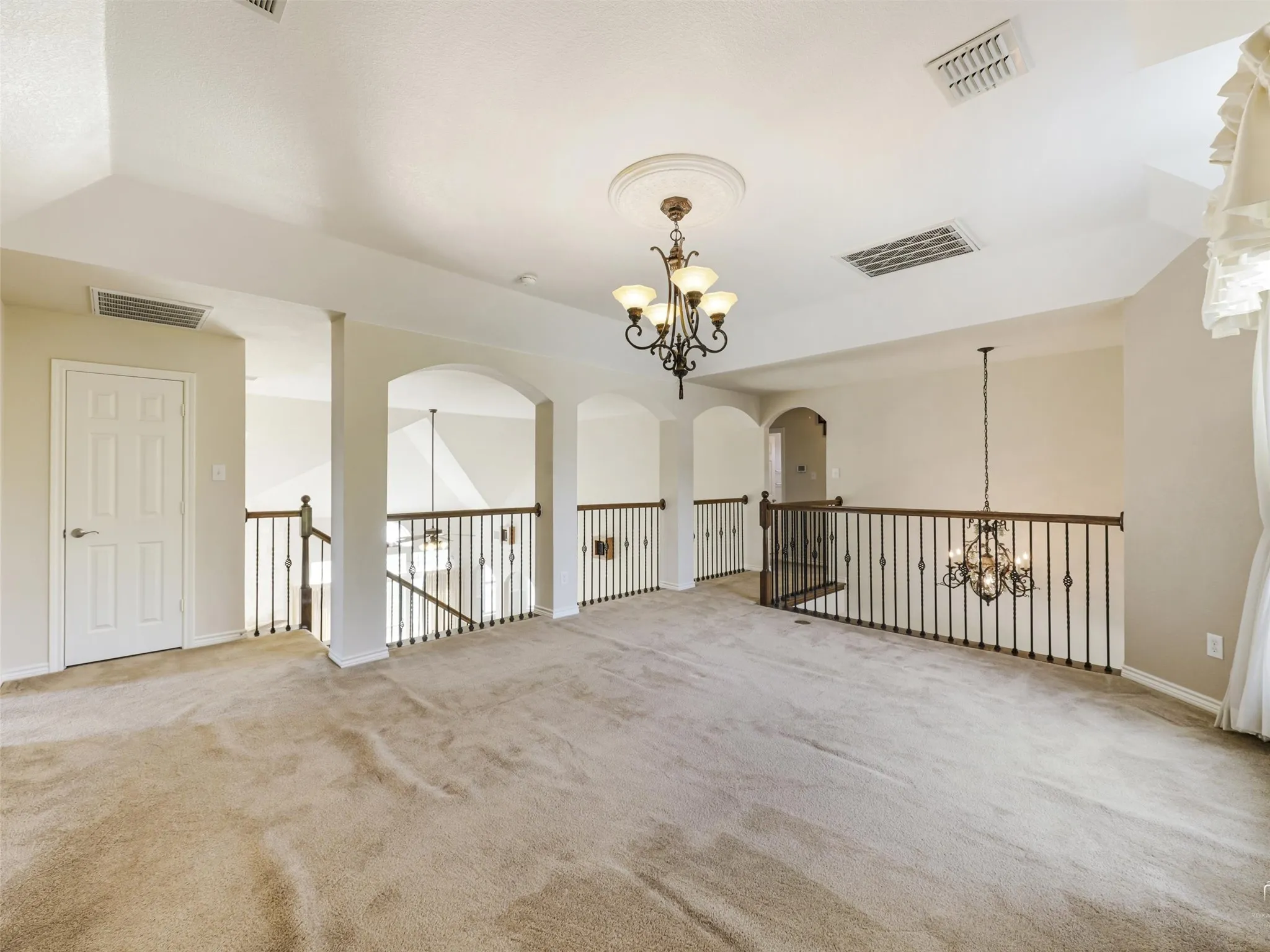 Single Family Residence For Sale in Collin County , 513 Tarpan Trail, Celina, Texas 75009, 5 Bedroom, 4 Bathroom, 3 Garage spaces, 3,529 Sqft, built in 2007, mls#21392725, Real Estate Agent in Celina, Homes For Sale in Collin county, Homes For Sale in Celina, Realtor in Celina Texas, Real Estate Brokerage Independent Realty Texas, Luminita Cordes Realtor