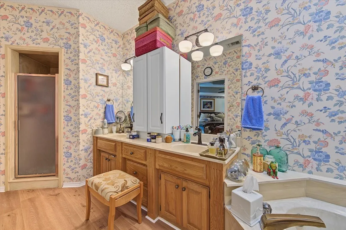 Single Family Residence For Sale in Tarrant County , 1300 Oak Harbor Boulevard, Azle, Texas 76020, 3 Bedroom, 2 Bathroom, 2 Garage spaces, 1,920 Sqft, built in 1987, mls#21394559, Real Estate Agent in Azle, Homes For Sale in Tarrant county, Homes For Sale in Azle, Realtor in Azle Texas, Real Estate Brokerage Independent Realty Texas, Luminita Cordes Realtor