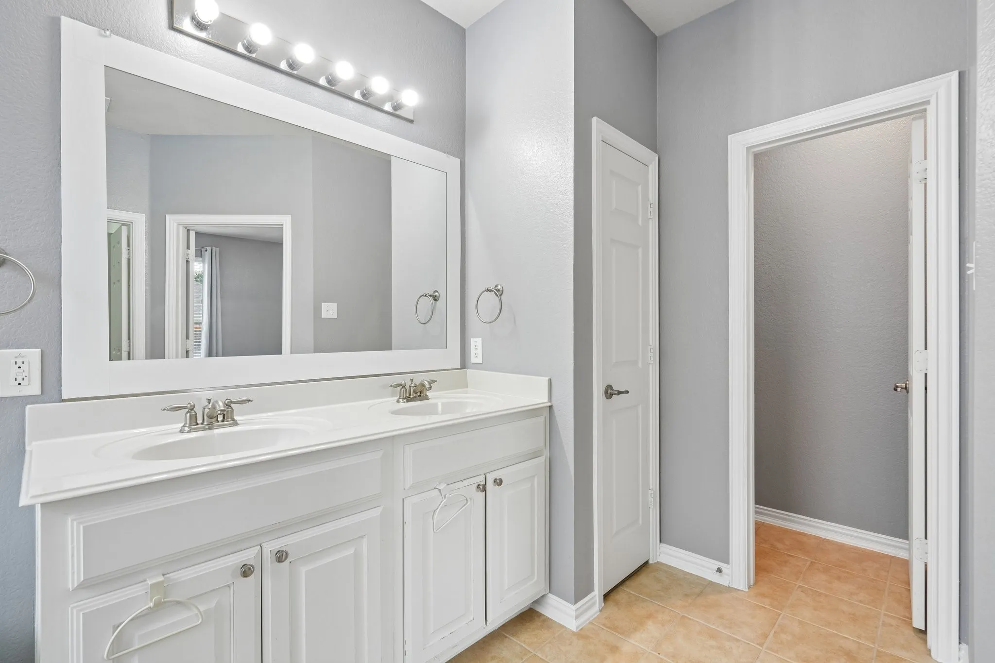 Single Family Residence For Rent in Tarrant County , 12308 Durango Root Drive, Fort Worth, Texas 76244, 4 Bedroom, 3 Bathroom, 2 Garage spaces, 2,429 Sqft, built in 2007, mls#21394823, Real Estate Agent in Fort Worth, Homes For Rent in Tarrant county, Homes For Rent in Fort Worth, Realtor in Fort Worth Texas, Real Estate Brokerage Independent Realty Texas, Luminita Cordes Realtor