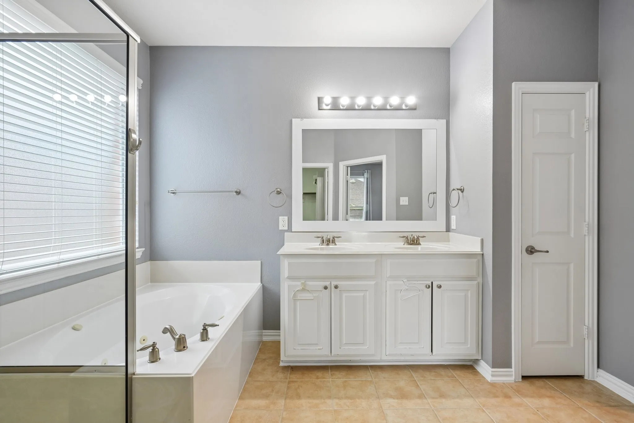 Single Family Residence For Rent in Tarrant County , 12308 Durango Root Drive, Fort Worth, Texas 76244, 4 Bedroom, 3 Bathroom, 2 Garage spaces, 2,429 Sqft, built in 2007, mls#21394823, Real Estate Agent in Fort Worth, Homes For Rent in Tarrant county, Homes For Rent in Fort Worth, Realtor in Fort Worth Texas, Real Estate Brokerage Independent Realty Texas, Luminita Cordes Realtor