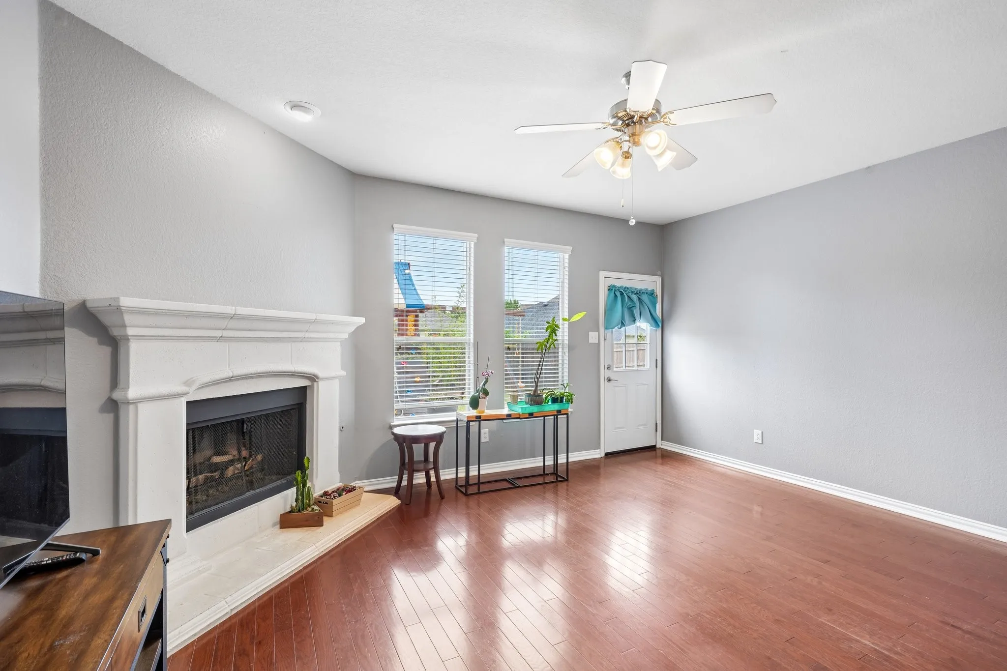 Single Family Residence For Rent in Tarrant County , 12308 Durango Root Drive, Fort Worth, Texas 76244, 4 Bedroom, 3 Bathroom, 2 Garage spaces, 2,429 Sqft, built in 2007, mls#21394823, Real Estate Agent in Fort Worth, Homes For Rent in Tarrant county, Homes For Rent in Fort Worth, Realtor in Fort Worth Texas, Real Estate Brokerage Independent Realty Texas, Luminita Cordes Realtor
