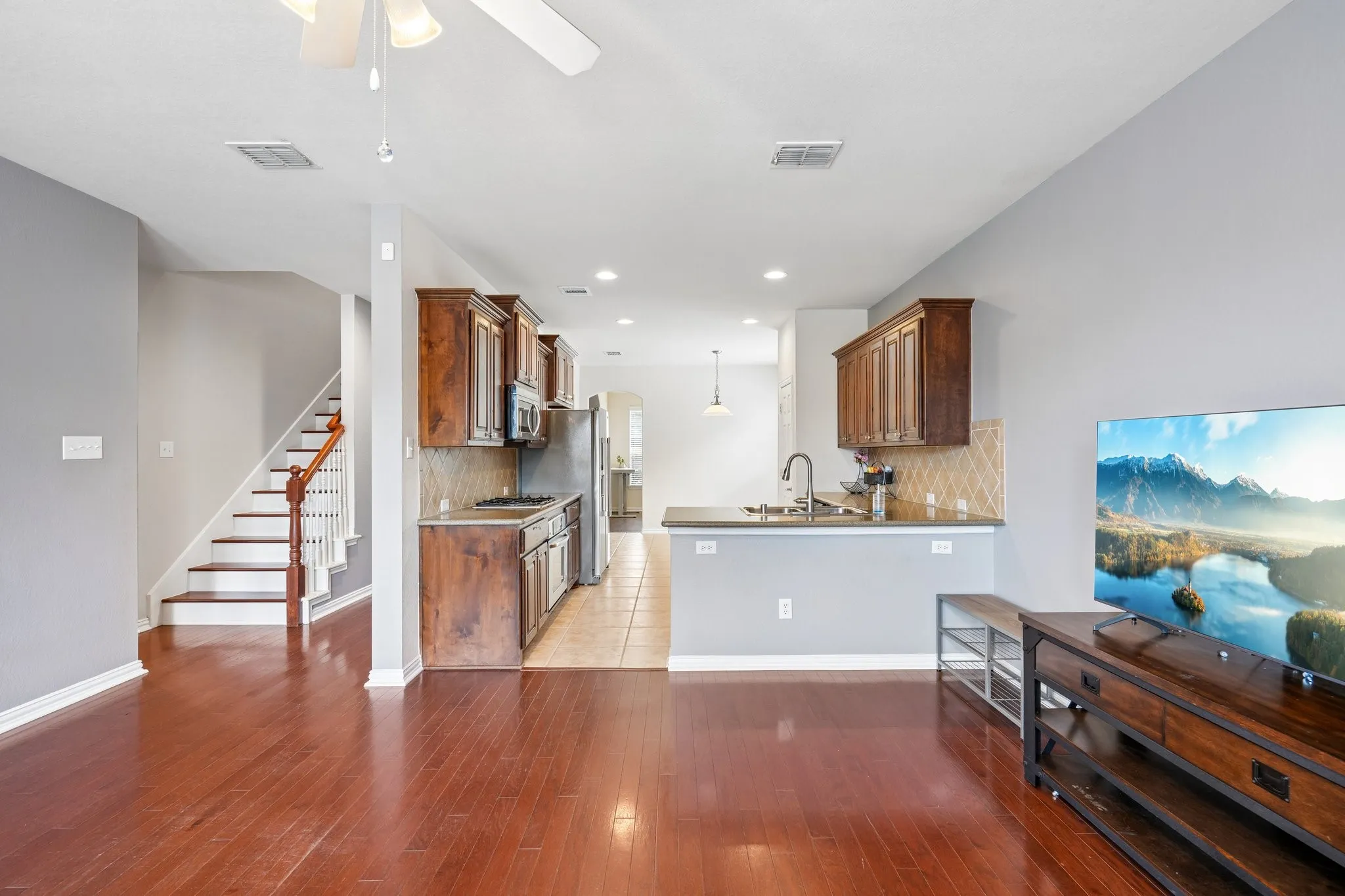 Single Family Residence For Rent in Tarrant County , 12308 Durango Root Drive, Fort Worth, Texas 76244, 4 Bedroom, 3 Bathroom, 2 Garage spaces, 2,429 Sqft, built in 2007, mls#21394823, Real Estate Agent in Fort Worth, Homes For Rent in Tarrant county, Homes For Rent in Fort Worth, Realtor in Fort Worth Texas, Real Estate Brokerage Independent Realty Texas, Luminita Cordes Realtor