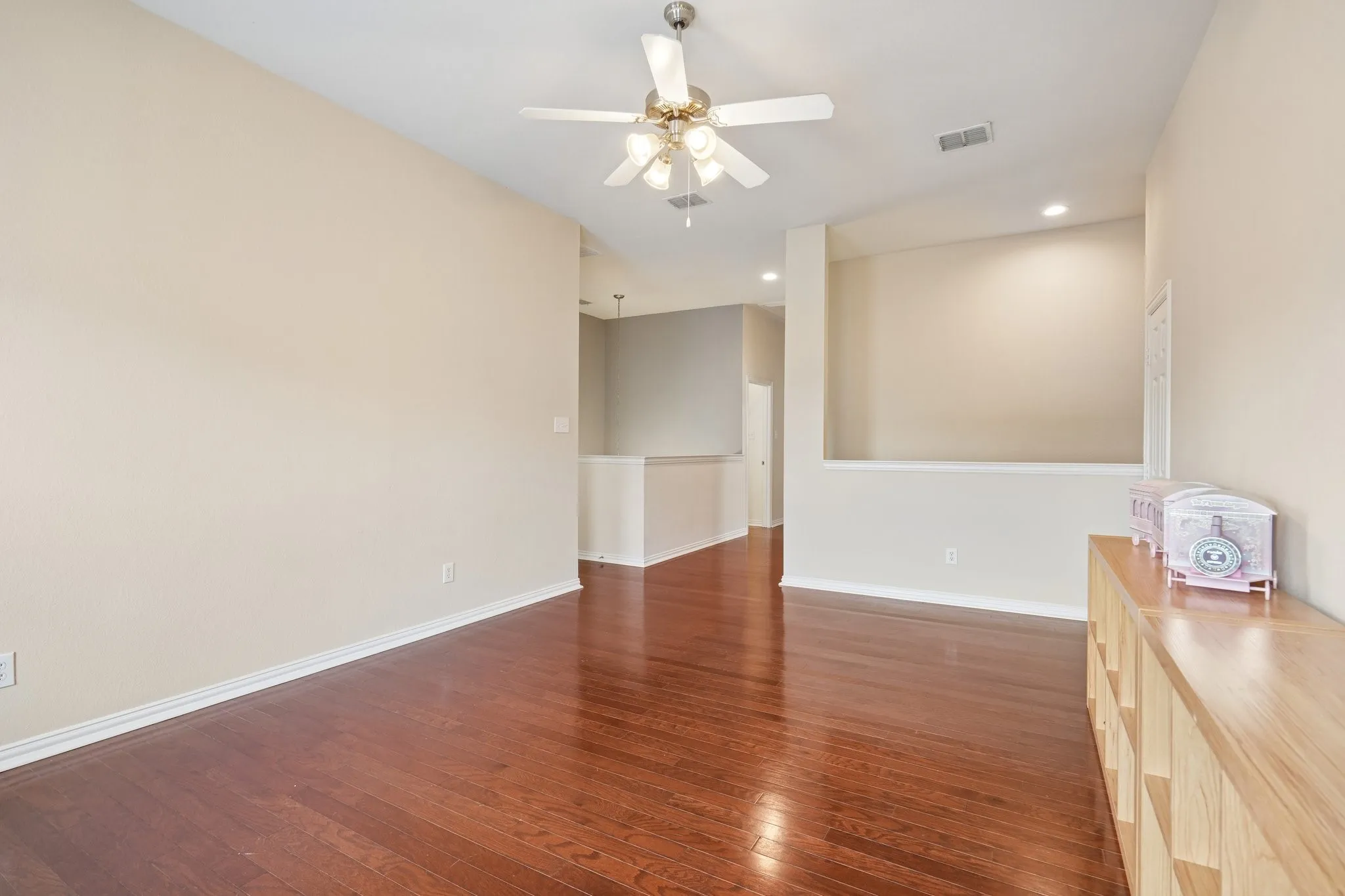 Single Family Residence For Rent in Tarrant County , 12308 Durango Root Drive, Fort Worth, Texas 76244, 4 Bedroom, 3 Bathroom, 2 Garage spaces, 2,429 Sqft, built in 2007, mls#21394823, Real Estate Agent in Fort Worth, Homes For Rent in Tarrant county, Homes For Rent in Fort Worth, Realtor in Fort Worth Texas, Real Estate Brokerage Independent Realty Texas, Luminita Cordes Realtor