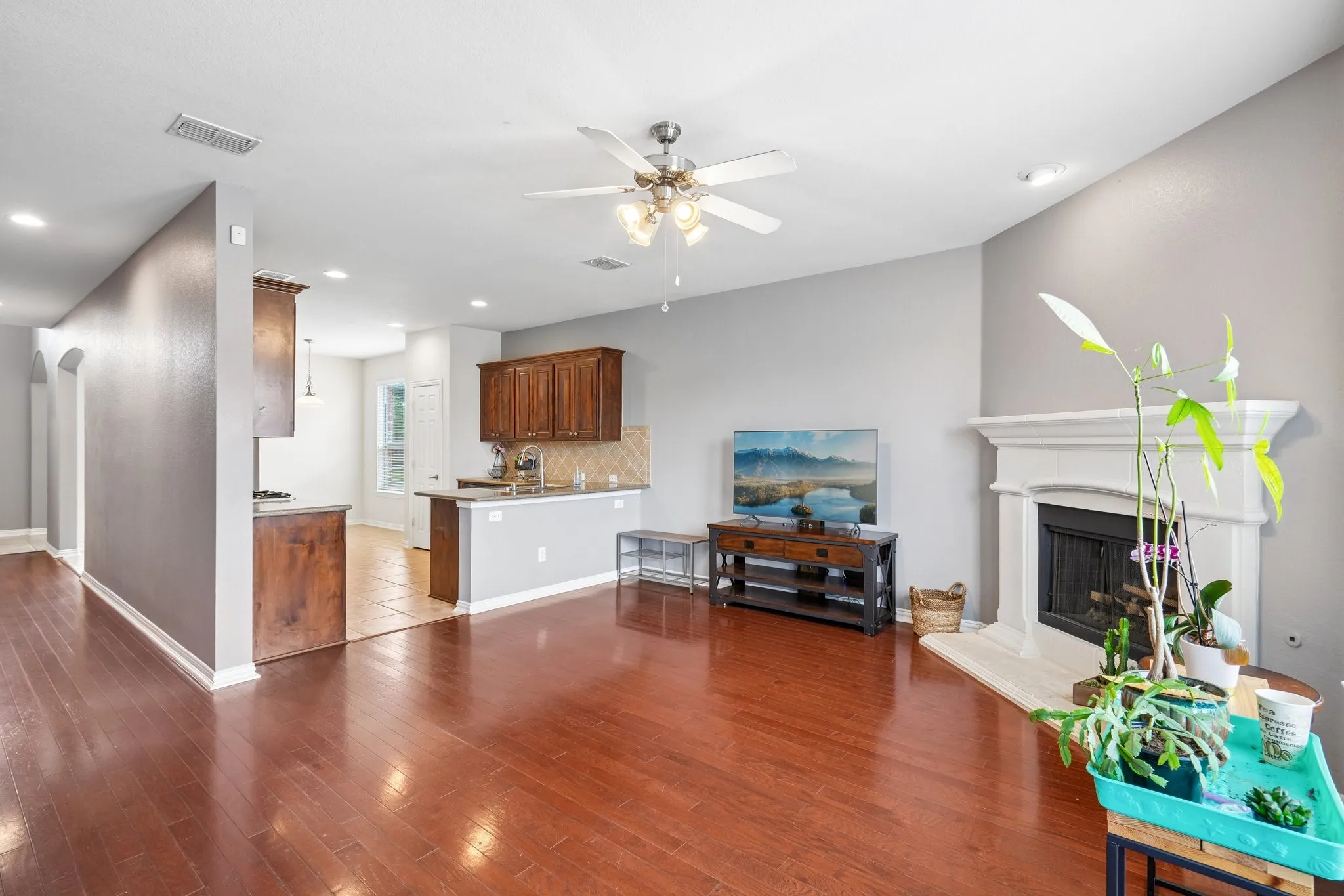 Single Family Residence For Rent in Tarrant County , 12308 Durango Root Drive, Fort Worth, Texas 76244, 4 Bedroom, 3 Bathroom, 2 Garage spaces, 2,429 Sqft, built in 2007, mls#21394823, Real Estate Agent in Fort Worth, Homes For Rent in Tarrant county, Homes For Rent in Fort Worth, Realtor in Fort Worth Texas, Real Estate Brokerage Independent Realty Texas, Luminita Cordes Realtor