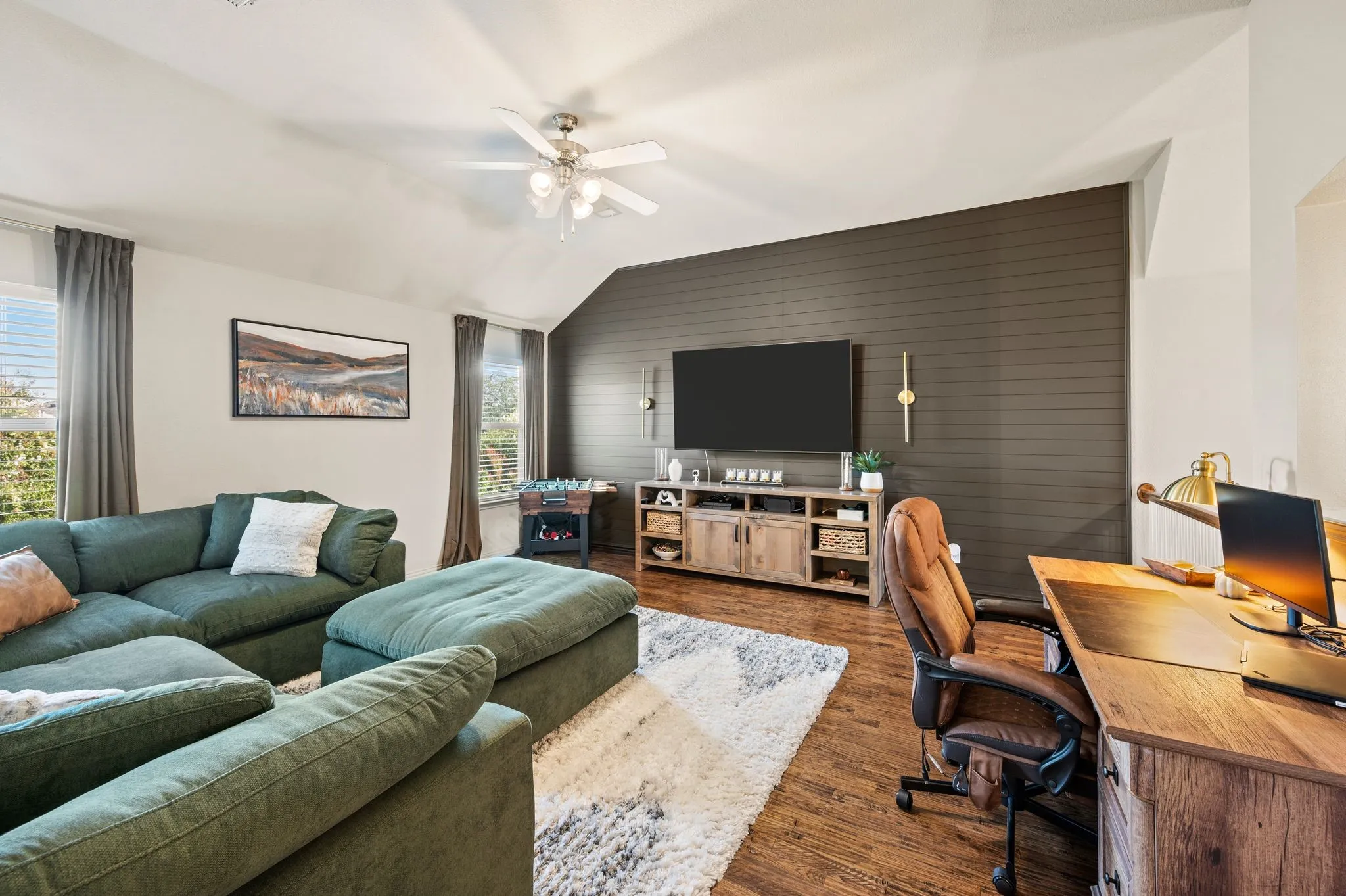 Single Family Residence For Sale in Tarrant County , 4129 Bedington Lane, Fort Worth, Texas 76244, 4 Bedroom, 3 Bathroom, 2 Garage spaces, 2,498 Sqft, built in 2005, mls#21393976, Real Estate Agent in Fort Worth, Homes For Sale in Tarrant county, Homes For Sale in Fort Worth, Realtor in Fort Worth Texas, Real Estate Brokerage Independent Realty Texas, Luminita Cordes Realtor