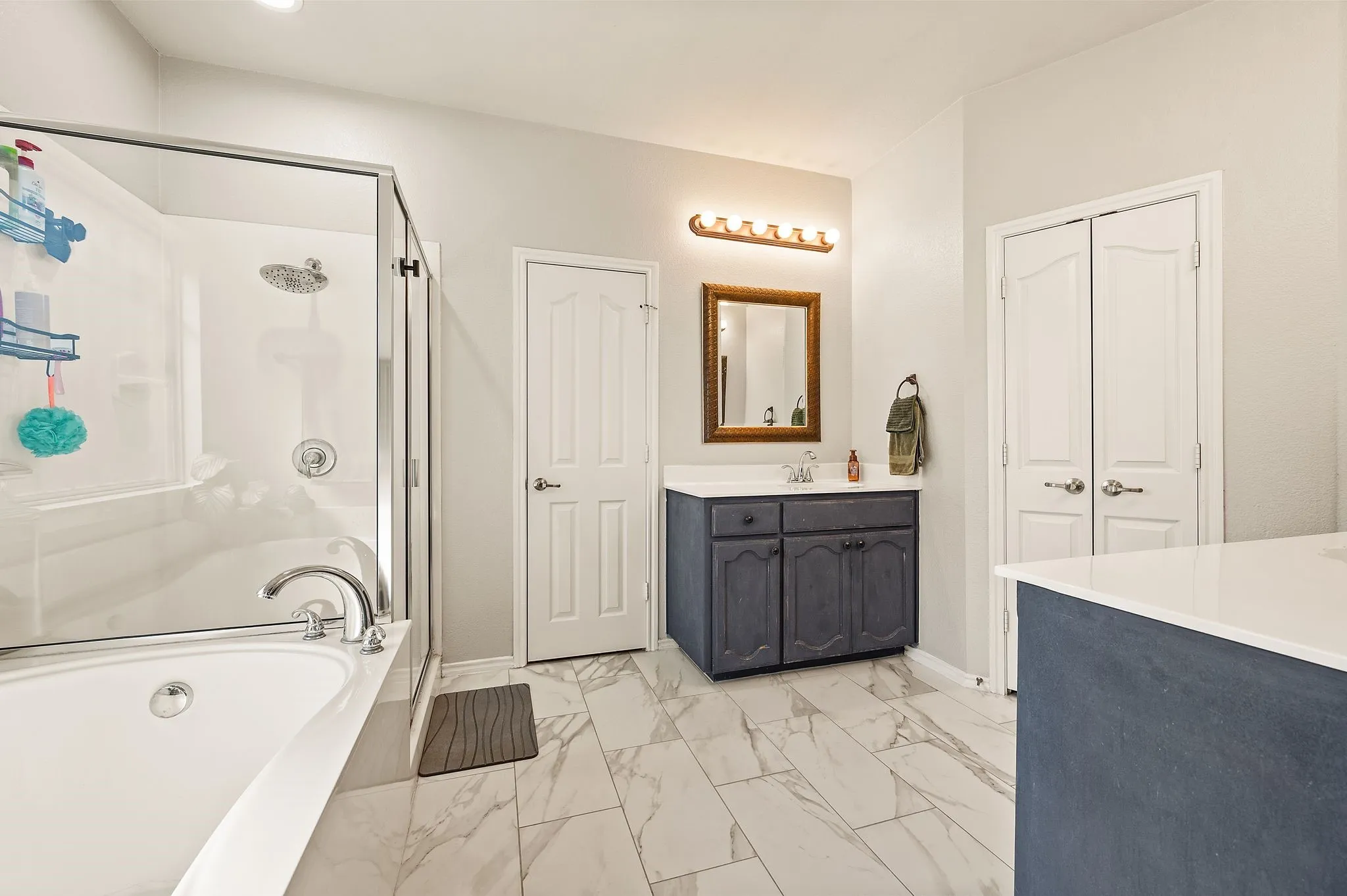 Single Family Residence For Sale in Tarrant County , 4129 Bedington Lane, Fort Worth, Texas 76244, 4 Bedroom, 3 Bathroom, 2 Garage spaces, 2,498 Sqft, built in 2005, mls#21393976, Real Estate Agent in Fort Worth, Homes For Sale in Tarrant county, Homes For Sale in Fort Worth, Realtor in Fort Worth Texas, Real Estate Brokerage Independent Realty Texas, Luminita Cordes Realtor