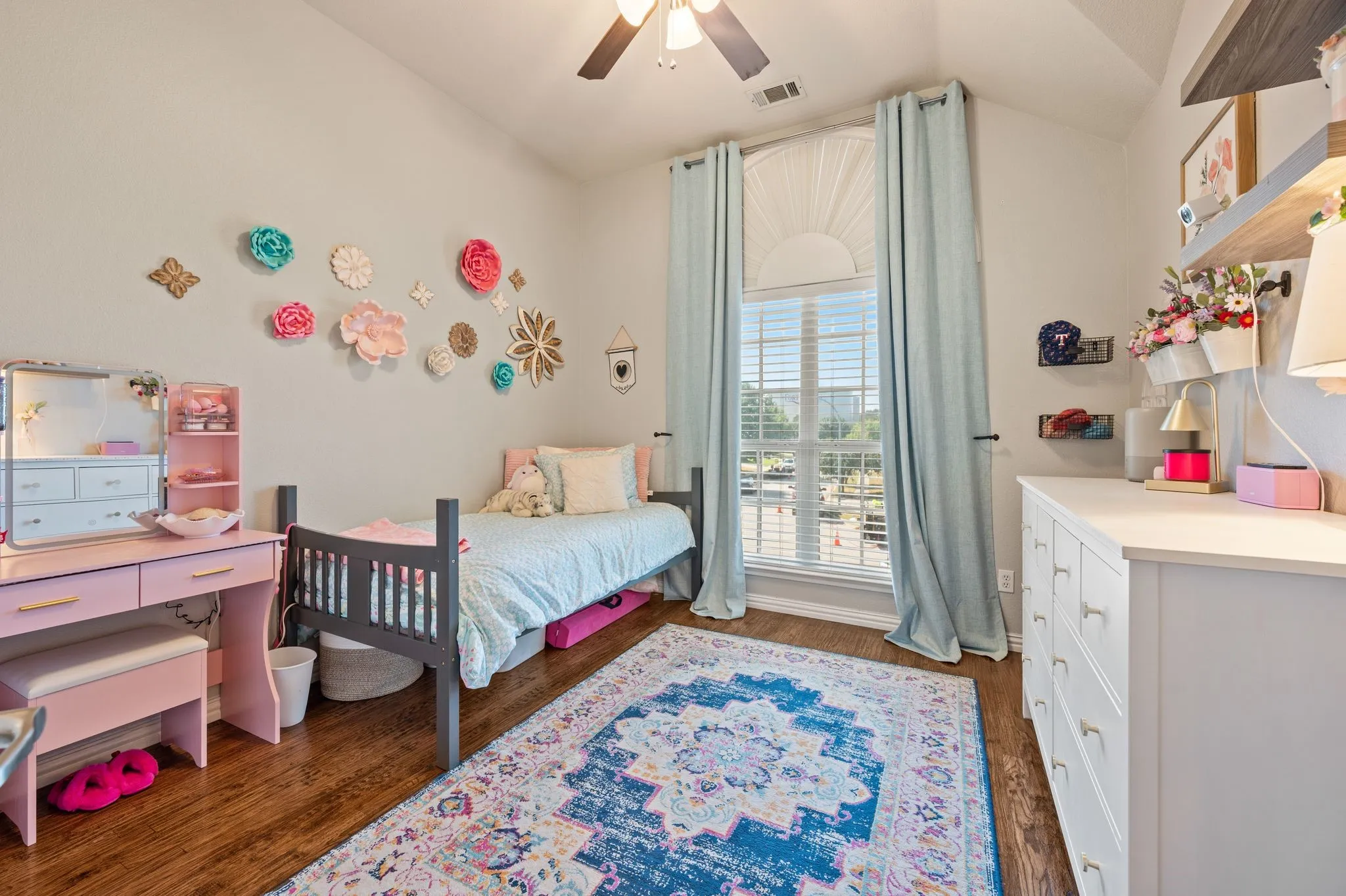 Single Family Residence For Sale in Tarrant County , 4129 Bedington Lane, Fort Worth, Texas 76244, 4 Bedroom, 3 Bathroom, 2 Garage spaces, 2,498 Sqft, built in 2005, mls#21393976, Real Estate Agent in Fort Worth, Homes For Sale in Tarrant county, Homes For Sale in Fort Worth, Realtor in Fort Worth Texas, Real Estate Brokerage Independent Realty Texas, Luminita Cordes Realtor