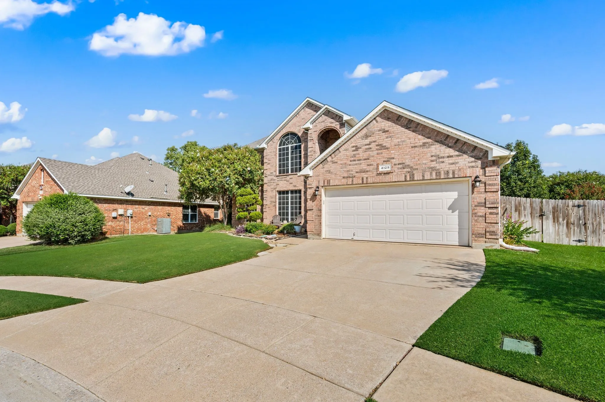 Single Family Residence For Sale in Tarrant County , 4129 Bedington Lane, Fort Worth, Texas 76244, 4 Bedroom, 3 Bathroom, 2 Garage spaces, 2,498 Sqft, built in 2005, mls#21393976, Real Estate Agent in Fort Worth, Homes For Sale in Tarrant county, Homes For Sale in Fort Worth, Realtor in Fort Worth Texas, Real Estate Brokerage Independent Realty Texas, Luminita Cordes Realtor