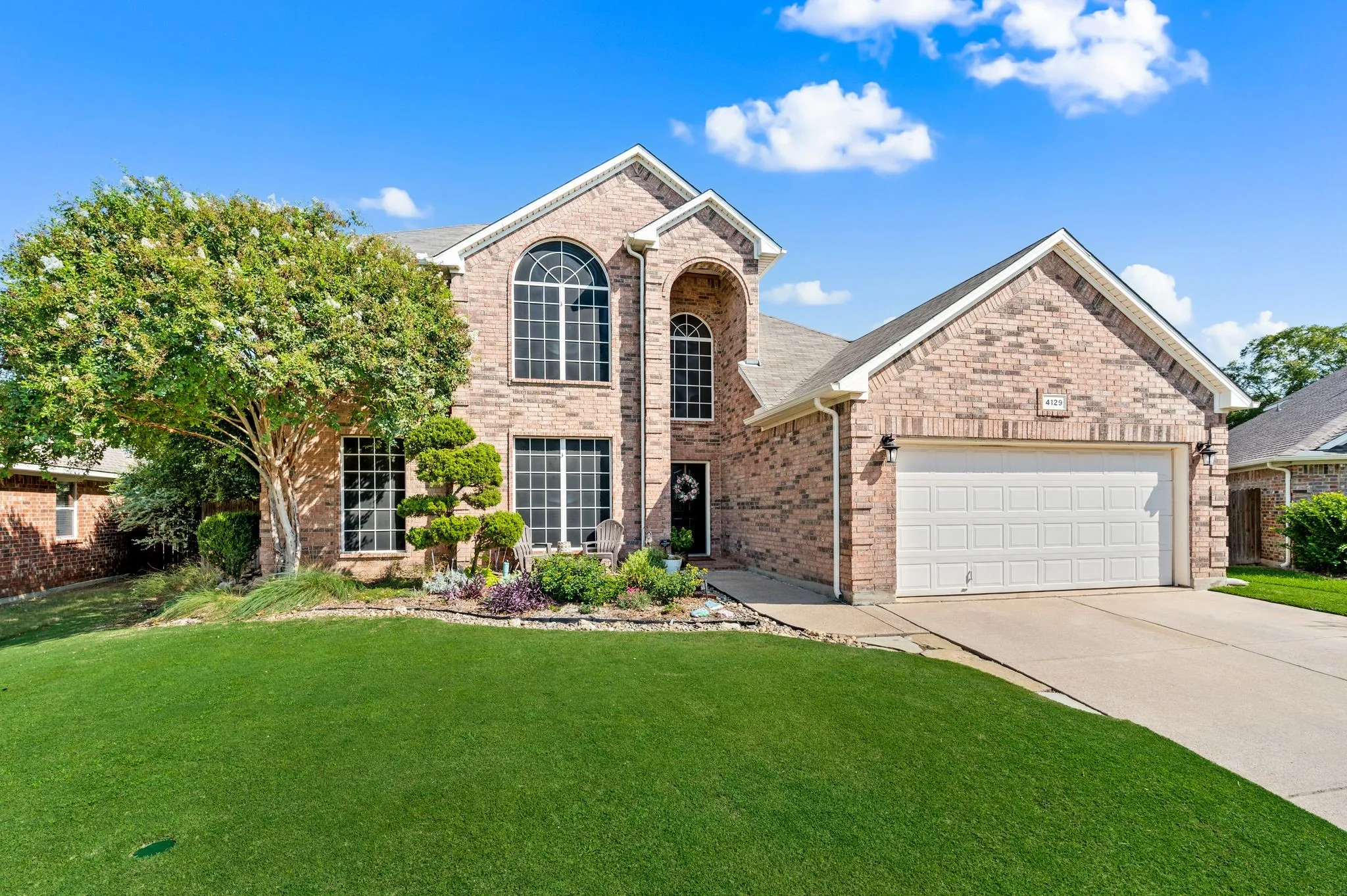 Single Family Residence For Sale in Tarrant County , 4129 Bedington Lane, Fort Worth, Texas 76244, 4 Bedroom, 3 Bathroom, 2 Garage spaces, 2,498 Sqft, built in 2005, mls#21393976, Real Estate Agent in Fort Worth, Homes For Sale in Tarrant county, Homes For Sale in Fort Worth, Realtor in Fort Worth Texas, Real Estate Brokerage Independent Realty Texas, Luminita Cordes Realtor