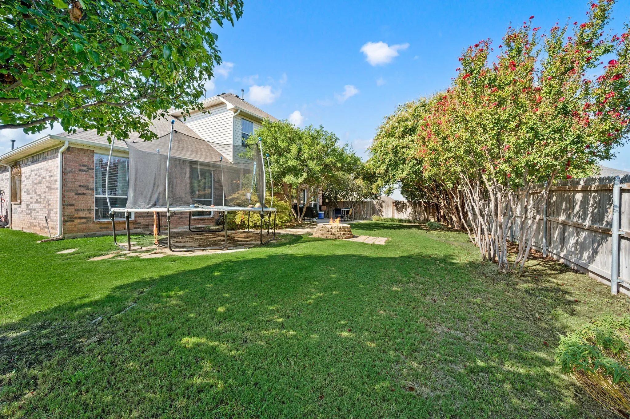 Single Family Residence For Sale in Tarrant County , 4129 Bedington Lane, Fort Worth, Texas 76244, 4 Bedroom, 3 Bathroom, 2 Garage spaces, 2,498 Sqft, built in 2005, mls#21393976, Real Estate Agent in Fort Worth, Homes For Sale in Tarrant county, Homes For Sale in Fort Worth, Realtor in Fort Worth Texas, Real Estate Brokerage Independent Realty Texas, Luminita Cordes Realtor