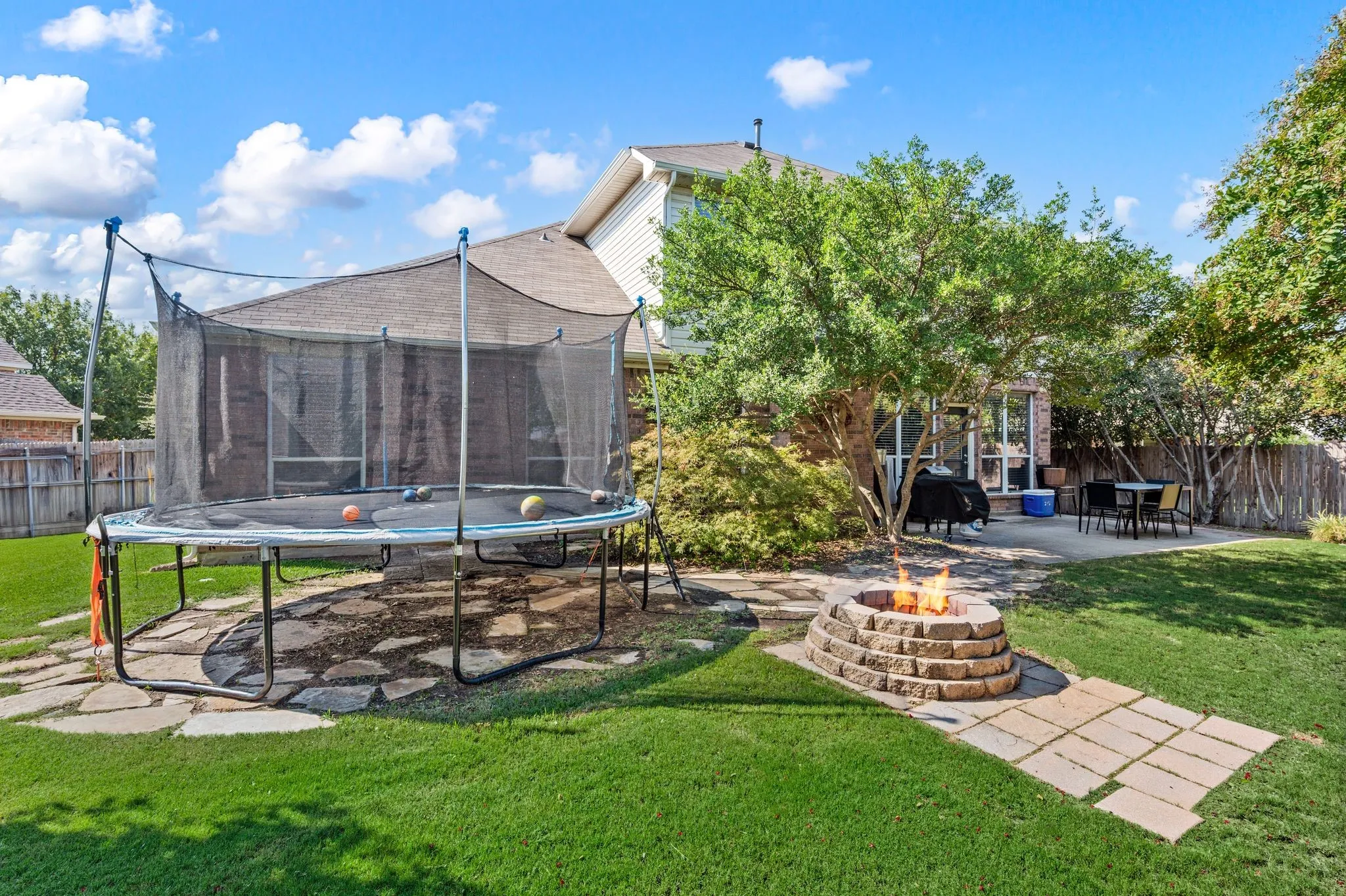 Single Family Residence For Sale in Tarrant County , 4129 Bedington Lane, Fort Worth, Texas 76244, 4 Bedroom, 3 Bathroom, 2 Garage spaces, 2,498 Sqft, built in 2005, mls#21393976, Real Estate Agent in Fort Worth, Homes For Sale in Tarrant county, Homes For Sale in Fort Worth, Realtor in Fort Worth Texas, Real Estate Brokerage Independent Realty Texas, Luminita Cordes Realtor