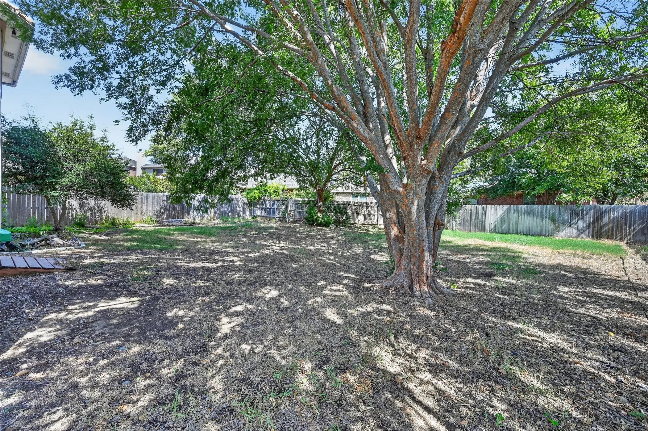 Single Family Residence For Rent in Tarrant County , 8728 Lariat Circle, Fort Worth, Texas 76244, 4 Bedroom, 4 Bathroom, 2 Garage spaces, 2,983 Sqft, built in 2002, mls#21392405, Real Estate Agent in Fort Worth, Homes For Rent in Tarrant county, Homes For Rent in Fort Worth, Realtor in Fort Worth Texas, Real Estate Brokerage Independent Realty Texas, Luminita Cordes Realtor