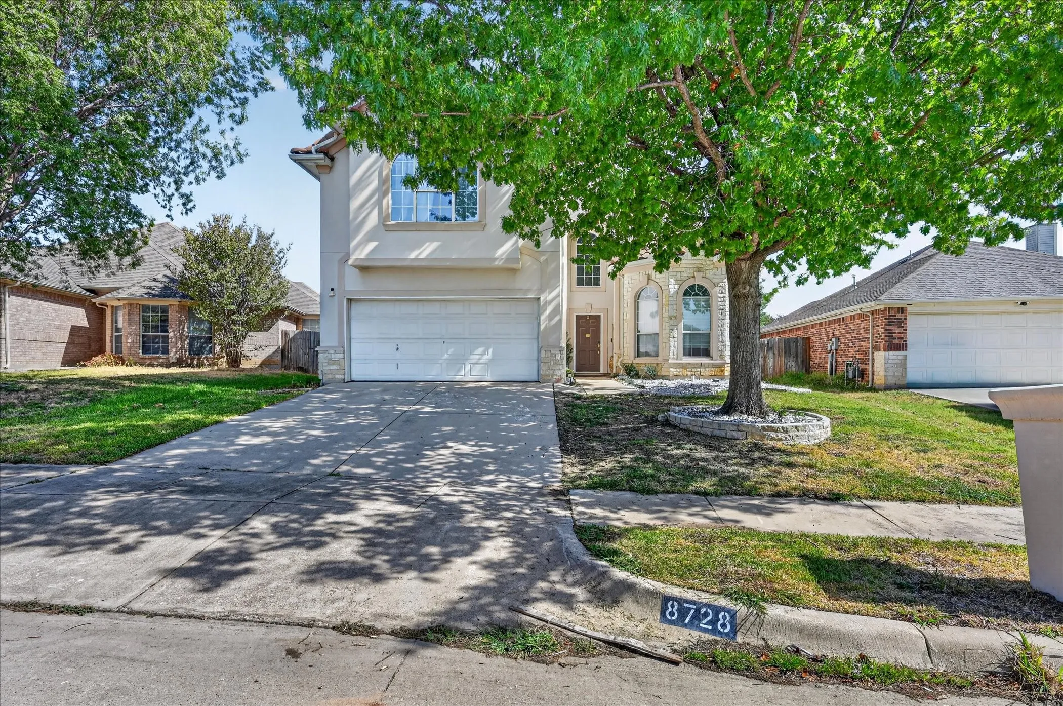 Single Family Residence For Rent in Tarrant County , 8728 Lariat Circle, Fort Worth, Texas 76244, 4 Bedroom, 4 Bathroom, 2 Garage spaces, 2,983 Sqft, built in 2002, mls#21392405, Real Estate Agent in Fort Worth, Homes For Rent in Tarrant county, Homes For Rent in Fort Worth, Realtor in Fort Worth Texas, Real Estate Brokerage Independent Realty Texas, Luminita Cordes Realtor