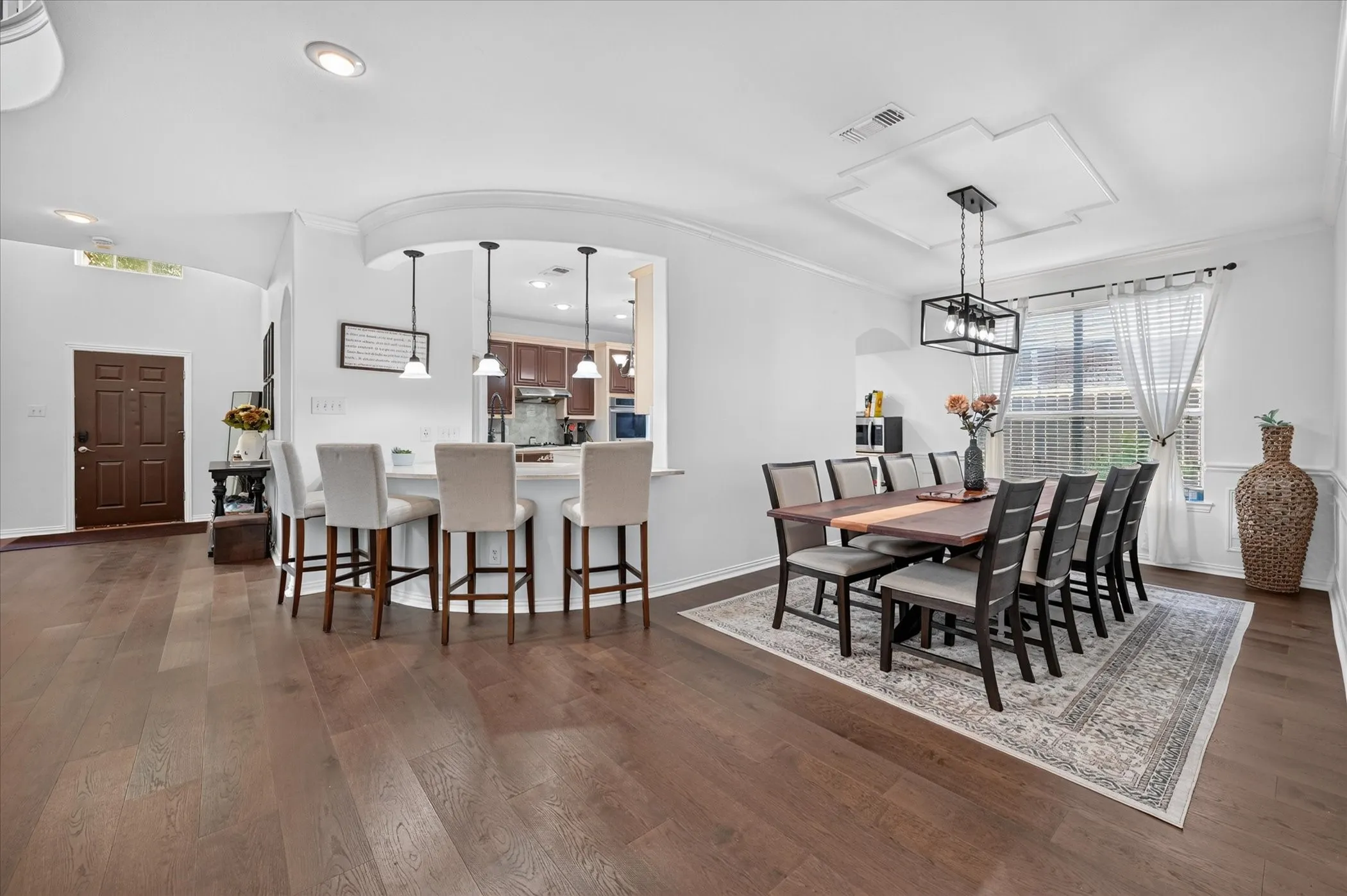 Single Family Residence For Rent in Tarrant County , 8728 Lariat Circle, Fort Worth, Texas 76244, 4 Bedroom, 4 Bathroom, 2 Garage spaces, 2,983 Sqft, built in 2002, mls#21392405, Real Estate Agent in Fort Worth, Homes For Rent in Tarrant county, Homes For Rent in Fort Worth, Realtor in Fort Worth Texas, Real Estate Brokerage Independent Realty Texas, Luminita Cordes Realtor