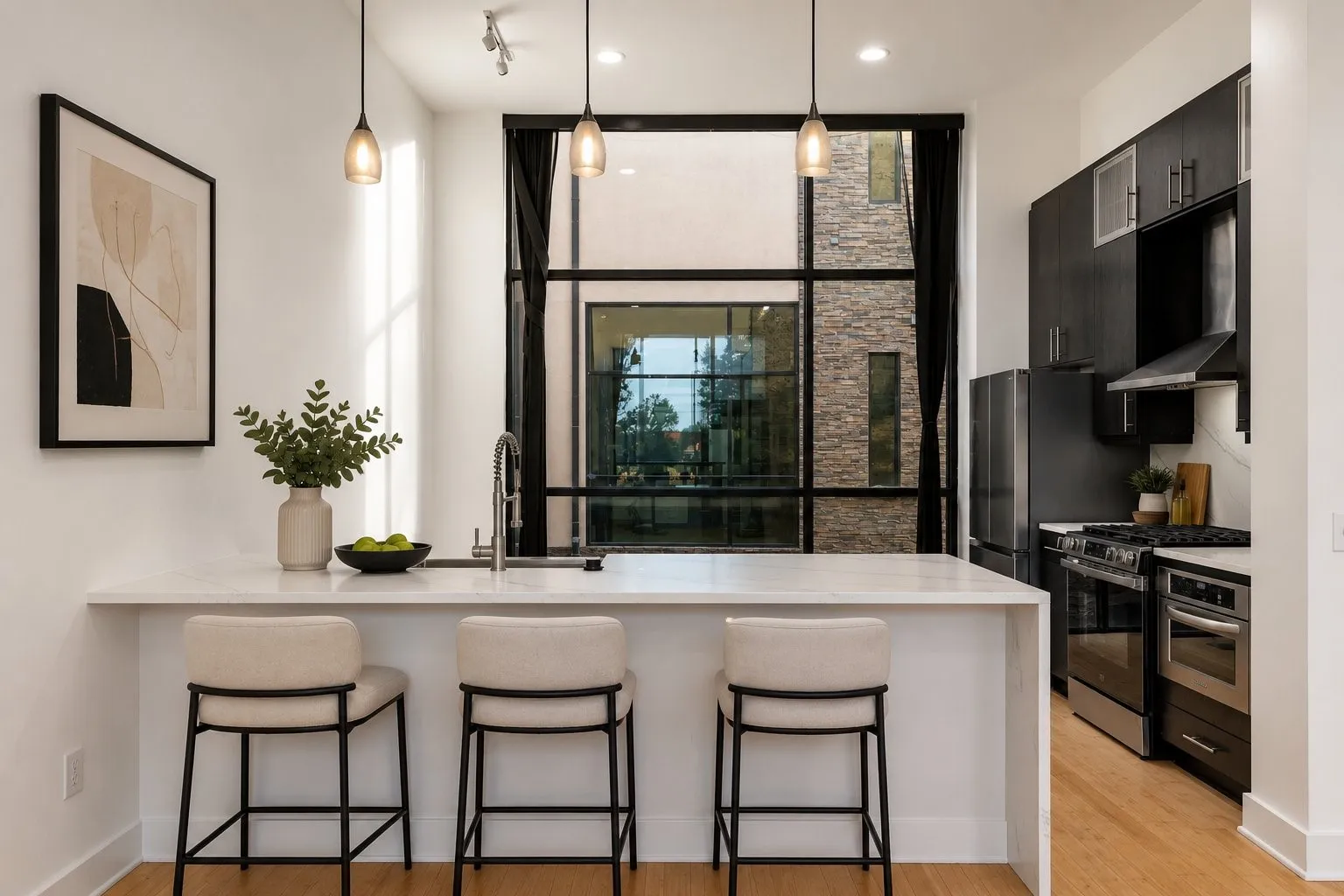 Townhouse For Rent in Dallas County , 3200 Thomas Avenue F, Dallas, Texas 75204, 3 Bedroom, 4 Bathroom, 2 Garage spaces, 2,958 Sqft, built in 2007, mls#21394846, Real Estate Agent in Dallas, Homes For Rent in Dallas county, Homes For Rent in Dallas, Realtor in Dallas Texas, Real Estate Brokerage Independent Realty Texas, Luminita Cordes Realtor