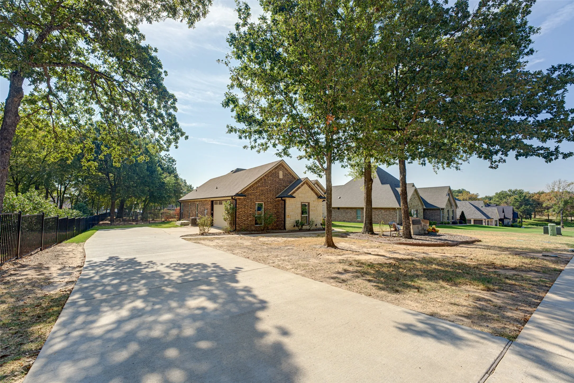 Single Family Residence For Sale in Kaufman County , 101 Lighthouse Lane, Mabank, Texas 75143, 3 Bedroom, 2 Bathroom, 2 Garage spaces, 2,054 Sqft, built in 2020, mls#21394463, Real Estate Agent in Mabank, Homes For Sale in Kaufman county, Homes For Sale in Mabank, Realtor in Mabank Texas, Real Estate Brokerage Independent Realty Texas, Luminita Cordes Realtor