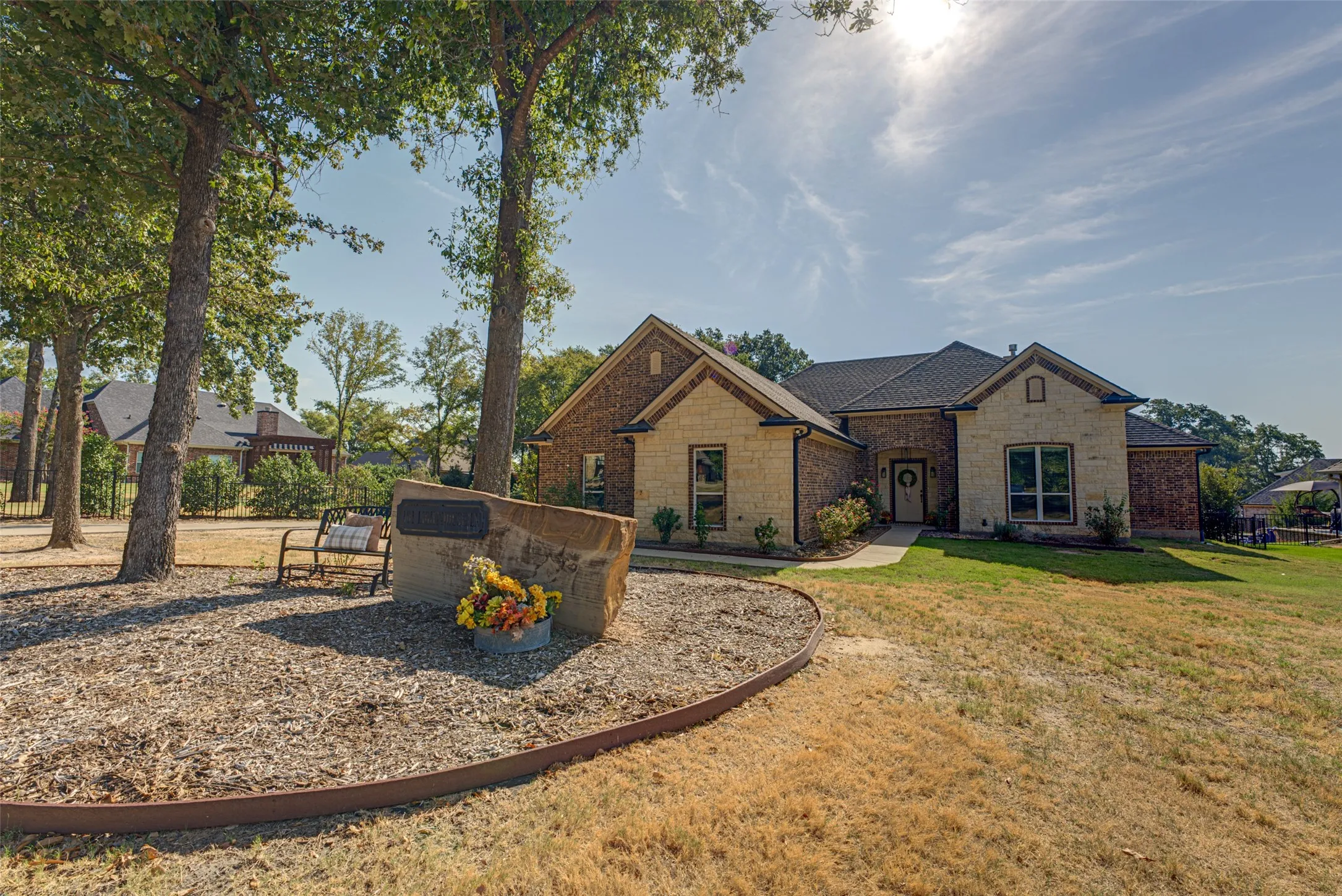 Single Family Residence For Sale in Kaufman County , 101 Lighthouse Lane, Mabank, Texas 75143, 3 Bedroom, 2 Bathroom, 2 Garage spaces, 2,054 Sqft, built in 2020, mls#21394463, Real Estate Agent in Mabank, Homes For Sale in Kaufman county, Homes For Sale in Mabank, Realtor in Mabank Texas, Real Estate Brokerage Independent Realty Texas, Luminita Cordes Realtor
