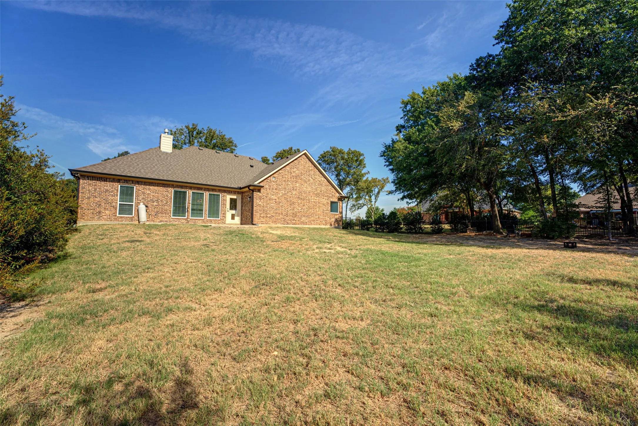Single Family Residence For Sale in Kaufman County , 101 Lighthouse Lane, Mabank, Texas 75143, 3 Bedroom, 2 Bathroom, 2 Garage spaces, 2,054 Sqft, built in 2020, mls#21394463, Real Estate Agent in Mabank, Homes For Sale in Kaufman county, Homes For Sale in Mabank, Realtor in Mabank Texas, Real Estate Brokerage Independent Realty Texas, Luminita Cordes Realtor
