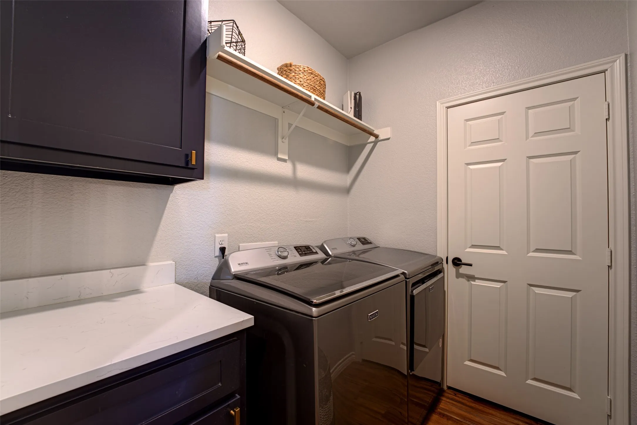 Single Family Residence For Sale in Kaufman County , 101 Lighthouse Lane, Mabank, Texas 75143, 3 Bedroom, 2 Bathroom, 2 Garage spaces, 2,054 Sqft, built in 2020, mls#21394463, Real Estate Agent in Mabank, Homes For Sale in Kaufman county, Homes For Sale in Mabank, Realtor in Mabank Texas, Real Estate Brokerage Independent Realty Texas, Luminita Cordes Realtor