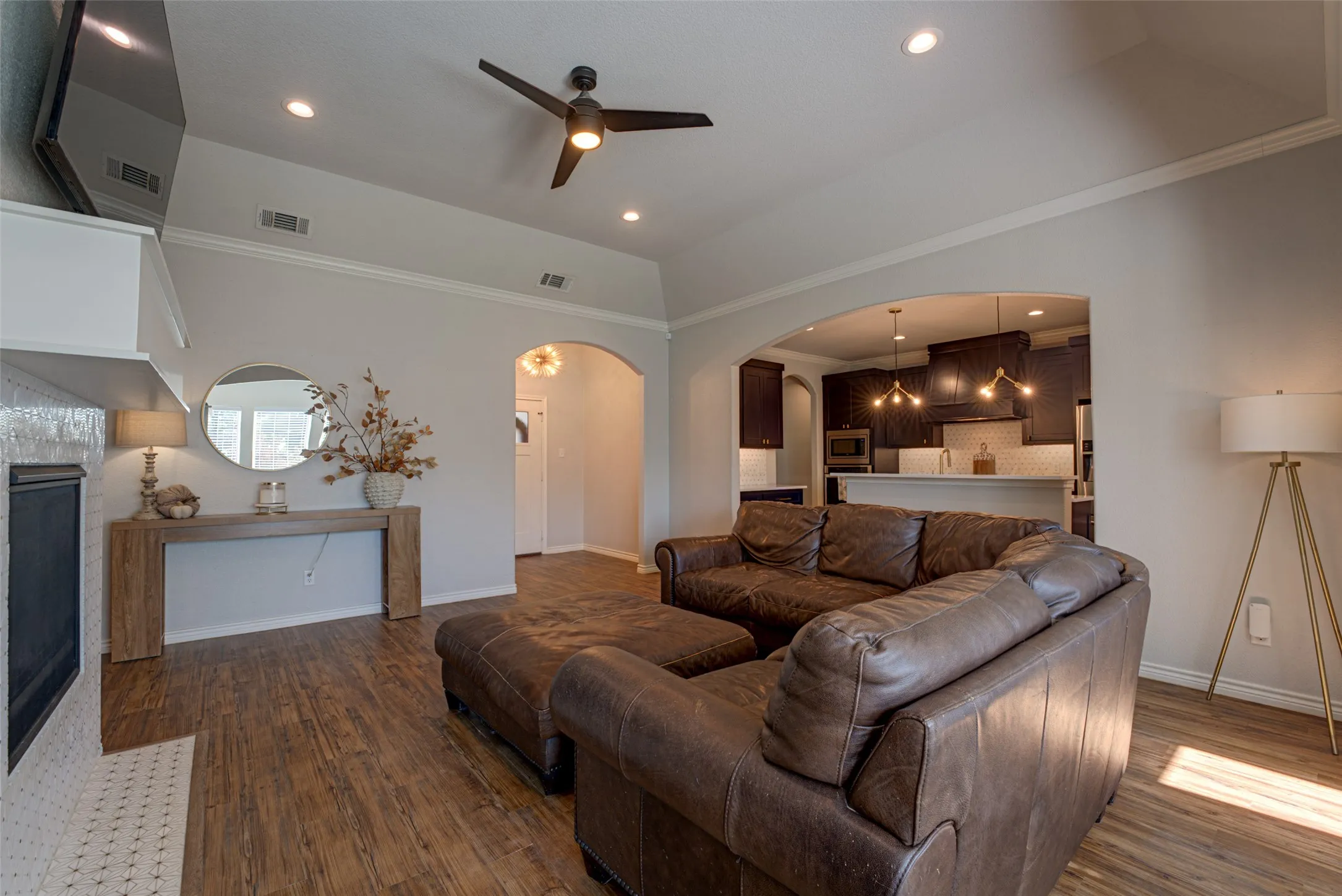 Single Family Residence For Sale in Kaufman County , 101 Lighthouse Lane, Mabank, Texas 75143, 3 Bedroom, 2 Bathroom, 2 Garage spaces, 2,054 Sqft, built in 2020, mls#21394463, Real Estate Agent in Mabank, Homes For Sale in Kaufman county, Homes For Sale in Mabank, Realtor in Mabank Texas, Real Estate Brokerage Independent Realty Texas, Luminita Cordes Realtor