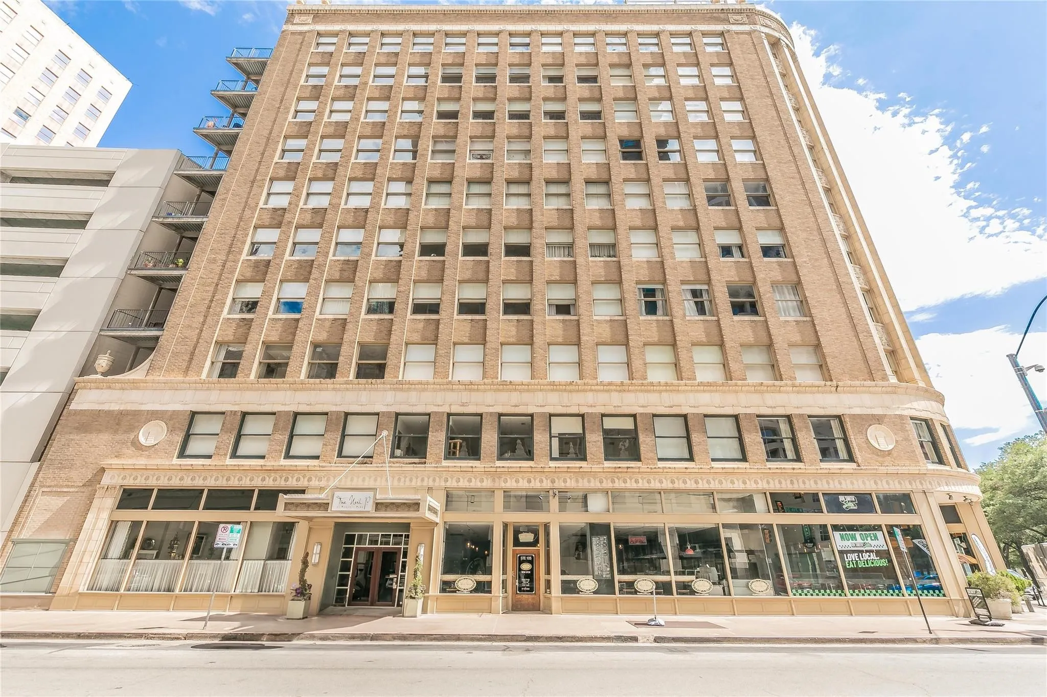 Condominium For Sale in Tarrant County , 411 W 7th Street 707, Fort Worth, Texas 76102, 1 Bedroom, 1 Bathroom, Garage spaces, 1,056 Sqft, built in 1921, mls#21364207, Real Estate Agent in Fort Worth, Homes For Sale in Tarrant county, Homes For Sale in Fort Worth, Realtor in Fort Worth Texas, Real Estate Brokerage Independent Realty Texas, Luminita Cordes Realtor