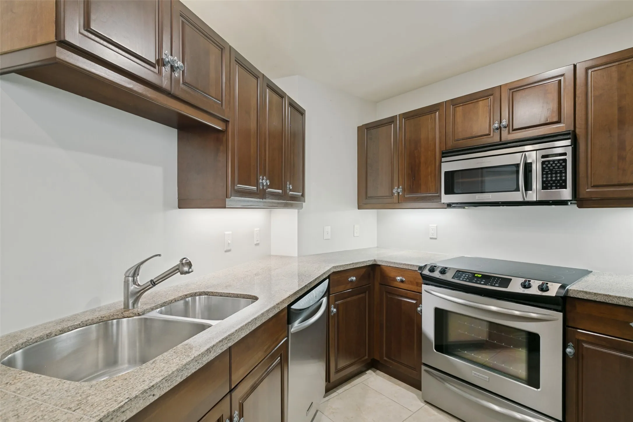 Condominium For Sale in Tarrant County , 411 W 7th Street 707, Fort Worth, Texas 76102, 1 Bedroom, 1 Bathroom, Garage spaces, 1,056 Sqft, built in 1921, mls#21364207, Real Estate Agent in Fort Worth, Homes For Sale in Tarrant county, Homes For Sale in Fort Worth, Realtor in Fort Worth Texas, Real Estate Brokerage Independent Realty Texas, Luminita Cordes Realtor