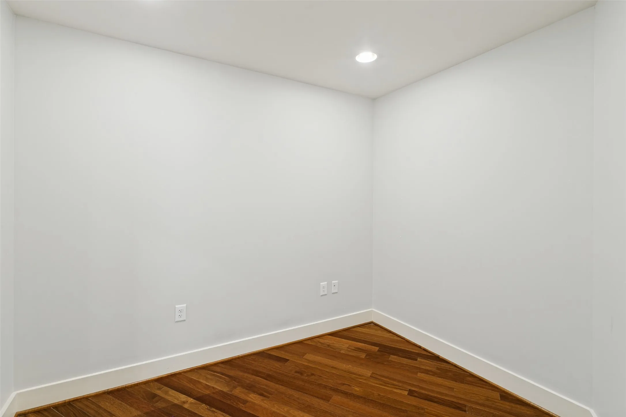 Condominium For Sale in Tarrant County , 411 W 7th Street 707, Fort Worth, Texas 76102, 1 Bedroom, 1 Bathroom, Garage spaces, 1,056 Sqft, built in 1921, mls#21364207, Real Estate Agent in Fort Worth, Homes For Sale in Tarrant county, Homes For Sale in Fort Worth, Realtor in Fort Worth Texas, Real Estate Brokerage Independent Realty Texas, Luminita Cordes Realtor