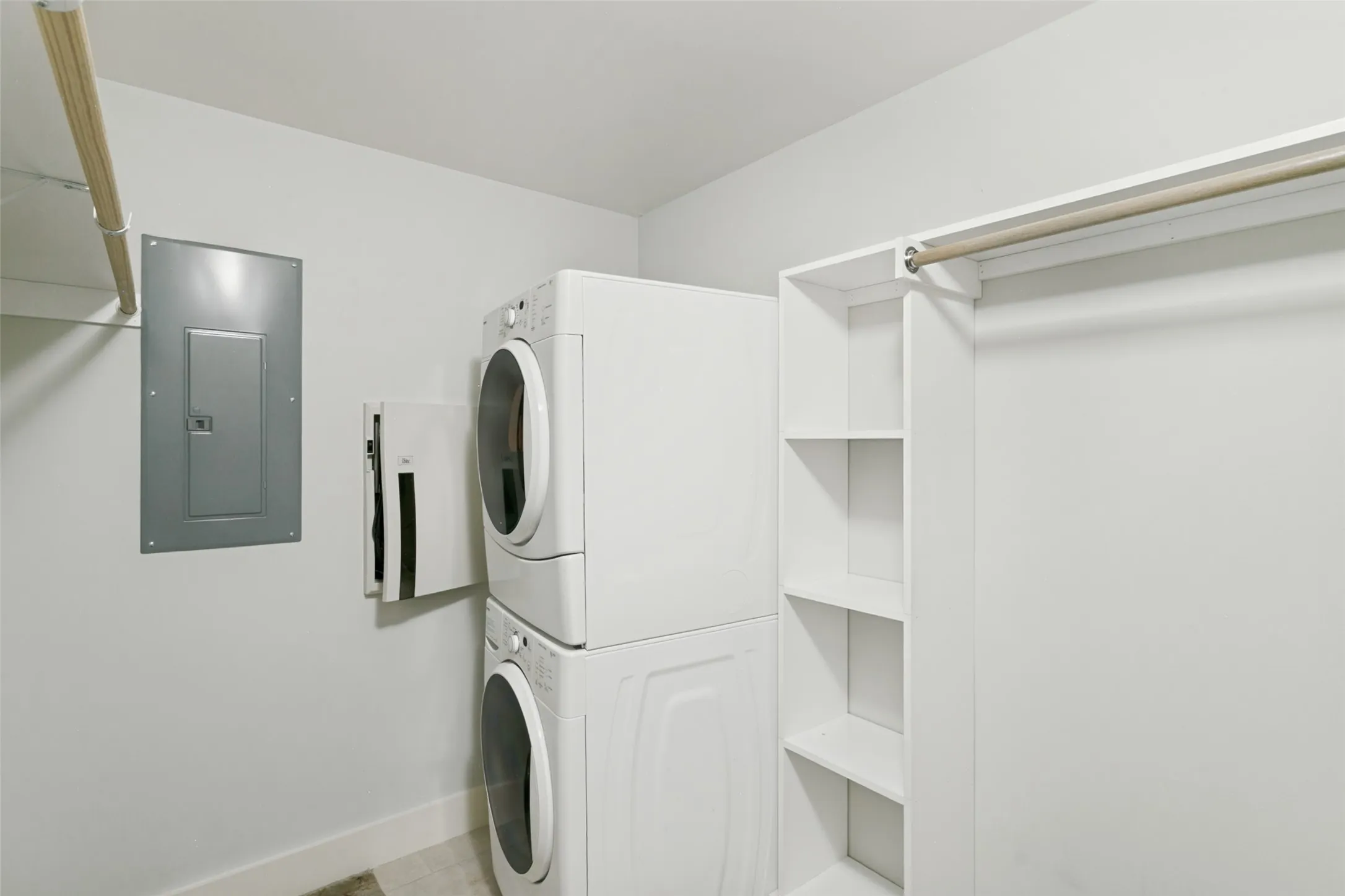 Condominium For Sale in Tarrant County , 411 W 7th Street 707, Fort Worth, Texas 76102, 1 Bedroom, 1 Bathroom, Garage spaces, 1,056 Sqft, built in 1921, mls#21364207, Real Estate Agent in Fort Worth, Homes For Sale in Tarrant county, Homes For Sale in Fort Worth, Realtor in Fort Worth Texas, Real Estate Brokerage Independent Realty Texas, Luminita Cordes Realtor