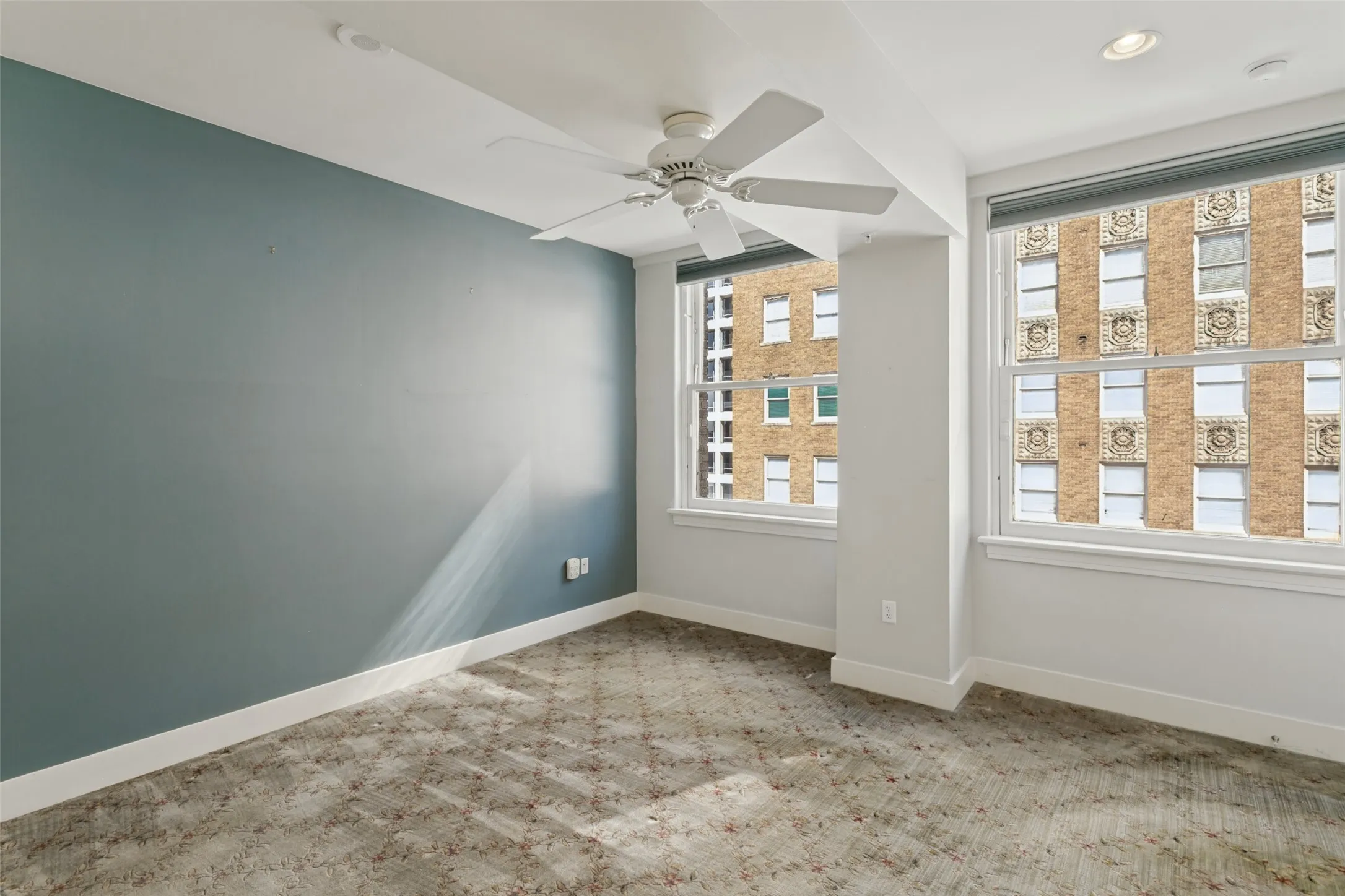 Condominium For Sale in Tarrant County , 411 W 7th Street 707, Fort Worth, Texas 76102, 1 Bedroom, 1 Bathroom, Garage spaces, 1,056 Sqft, built in 1921, mls#21364207, Real Estate Agent in Fort Worth, Homes For Sale in Tarrant county, Homes For Sale in Fort Worth, Realtor in Fort Worth Texas, Real Estate Brokerage Independent Realty Texas, Luminita Cordes Realtor