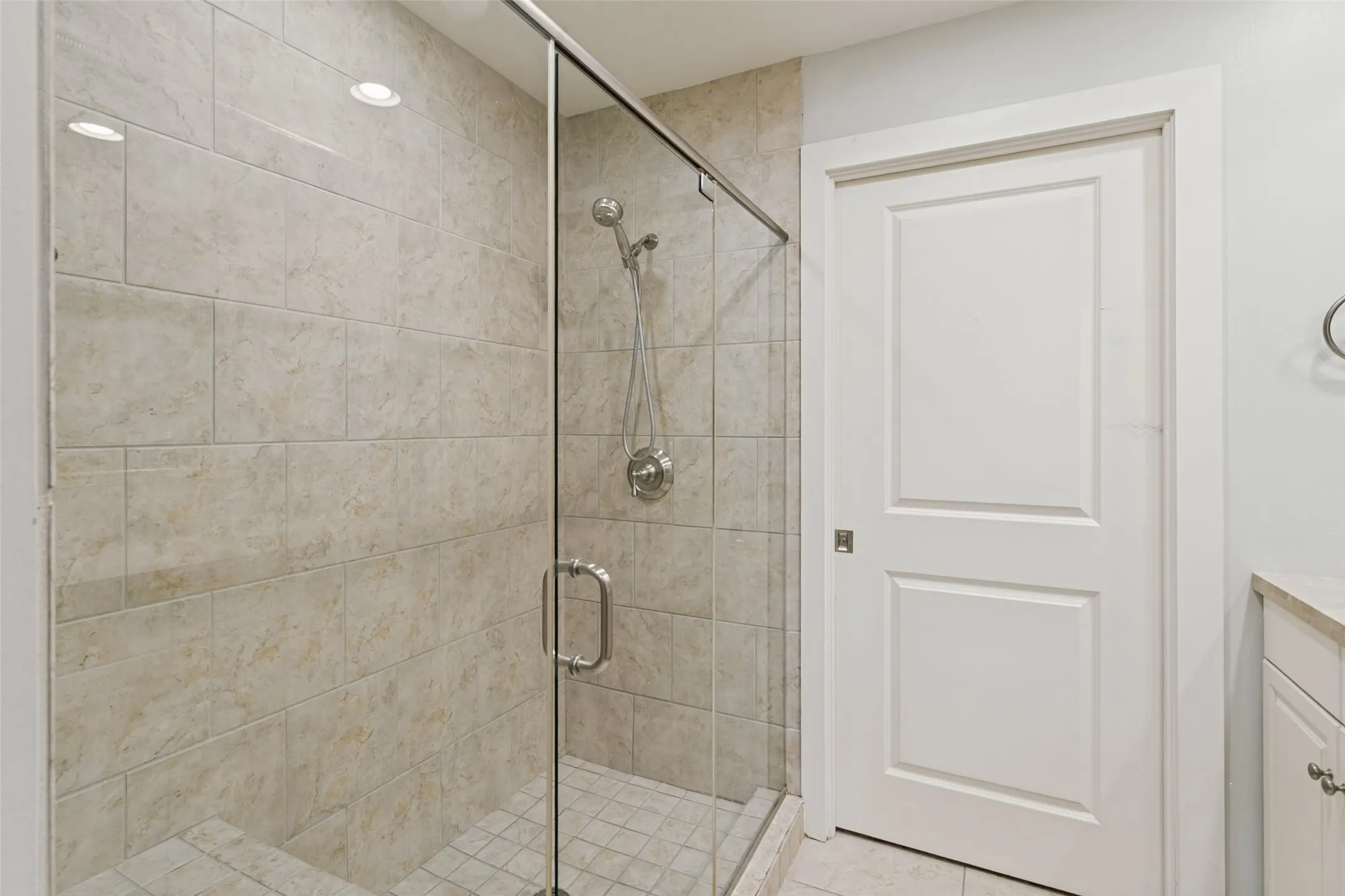Condominium For Sale in Tarrant County , 411 W 7th Street 707, Fort Worth, Texas 76102, 1 Bedroom, 1 Bathroom, Garage spaces, 1,056 Sqft, built in 1921, mls#21364207, Real Estate Agent in Fort Worth, Homes For Sale in Tarrant county, Homes For Sale in Fort Worth, Realtor in Fort Worth Texas, Real Estate Brokerage Independent Realty Texas, Luminita Cordes Realtor