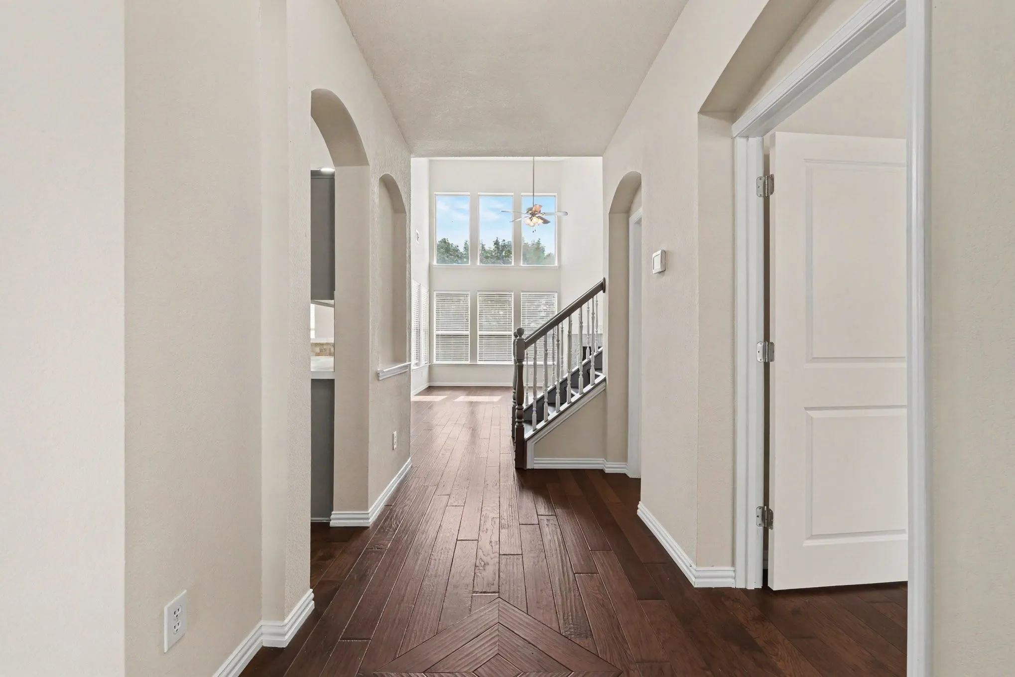 Single Family Residence For Sale in Collin County , 11181 Clearstream Lane, Frisco, Texas 75035, 4 Bedroom, 4 Bathroom, 2 Garage spaces, 2,465 Sqft, built in 2000, mls#21393408, Real Estate Agent in Frisco, Homes For Sale in Collin county, Homes For Sale in Frisco, Realtor in Frisco Texas, Real Estate Brokerage Independent Realty Texas, Luminita Cordes Realtor