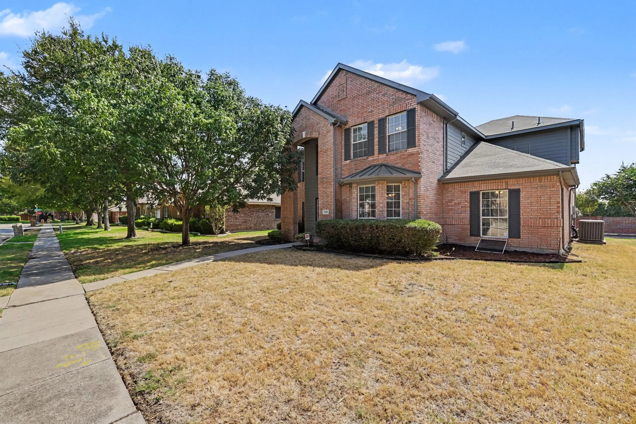 Single Family Residence For Sale in Collin County , 11181 Clearstream Lane, Frisco, Texas 75035, 4 Bedroom, 4 Bathroom, 2 Garage spaces, 2,465 Sqft, built in 2000, mls#21393408, Real Estate Agent in Frisco, Homes For Sale in Collin county, Homes For Sale in Frisco, Realtor in Frisco Texas, Real Estate Brokerage Independent Realty Texas, Luminita Cordes Realtor