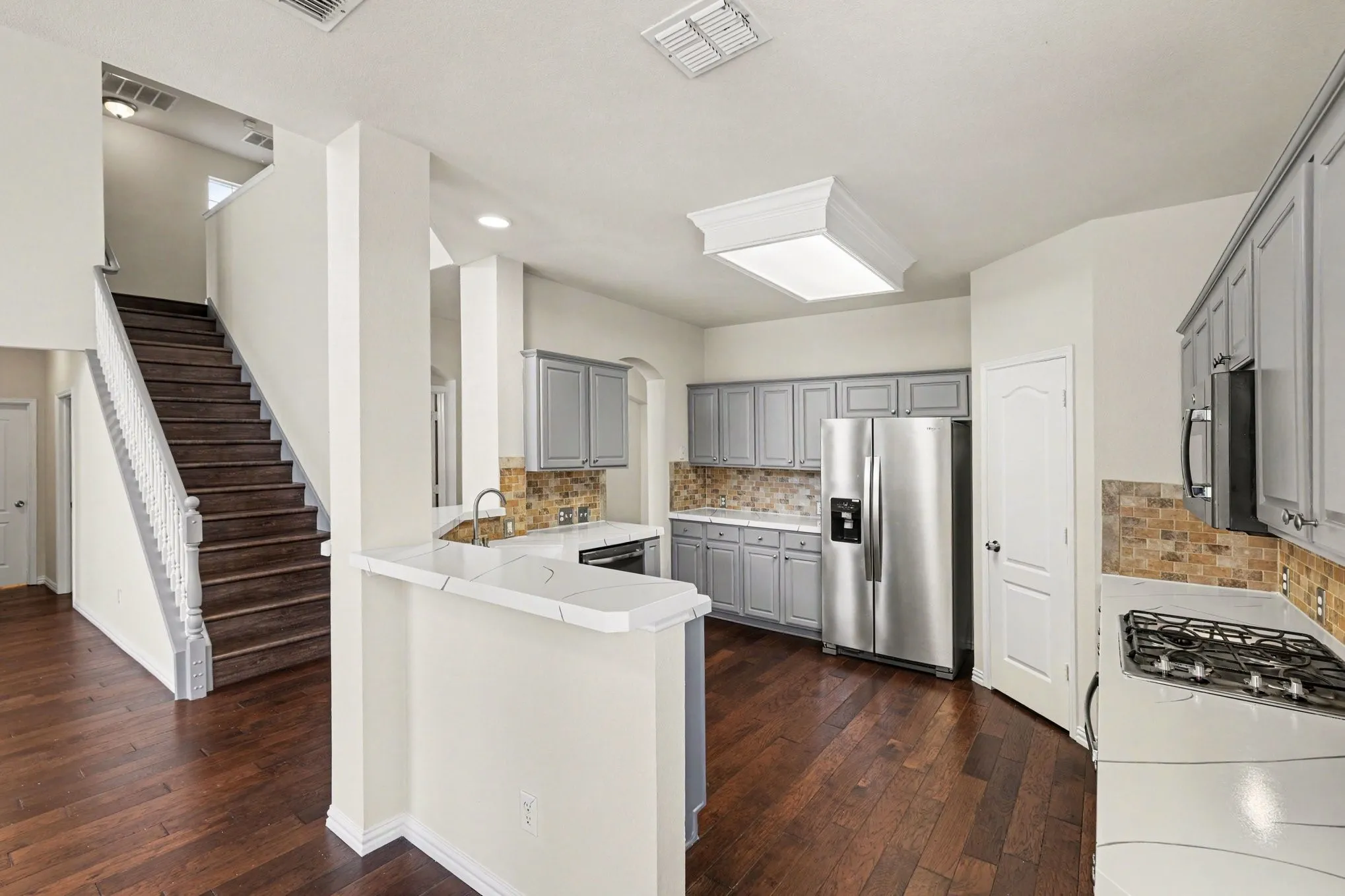 Single Family Residence For Sale in Collin County , 11181 Clearstream Lane, Frisco, Texas 75035, 4 Bedroom, 4 Bathroom, 2 Garage spaces, 2,465 Sqft, built in 2000, mls#21393408, Real Estate Agent in Frisco, Homes For Sale in Collin county, Homes For Sale in Frisco, Realtor in Frisco Texas, Real Estate Brokerage Independent Realty Texas, Luminita Cordes Realtor