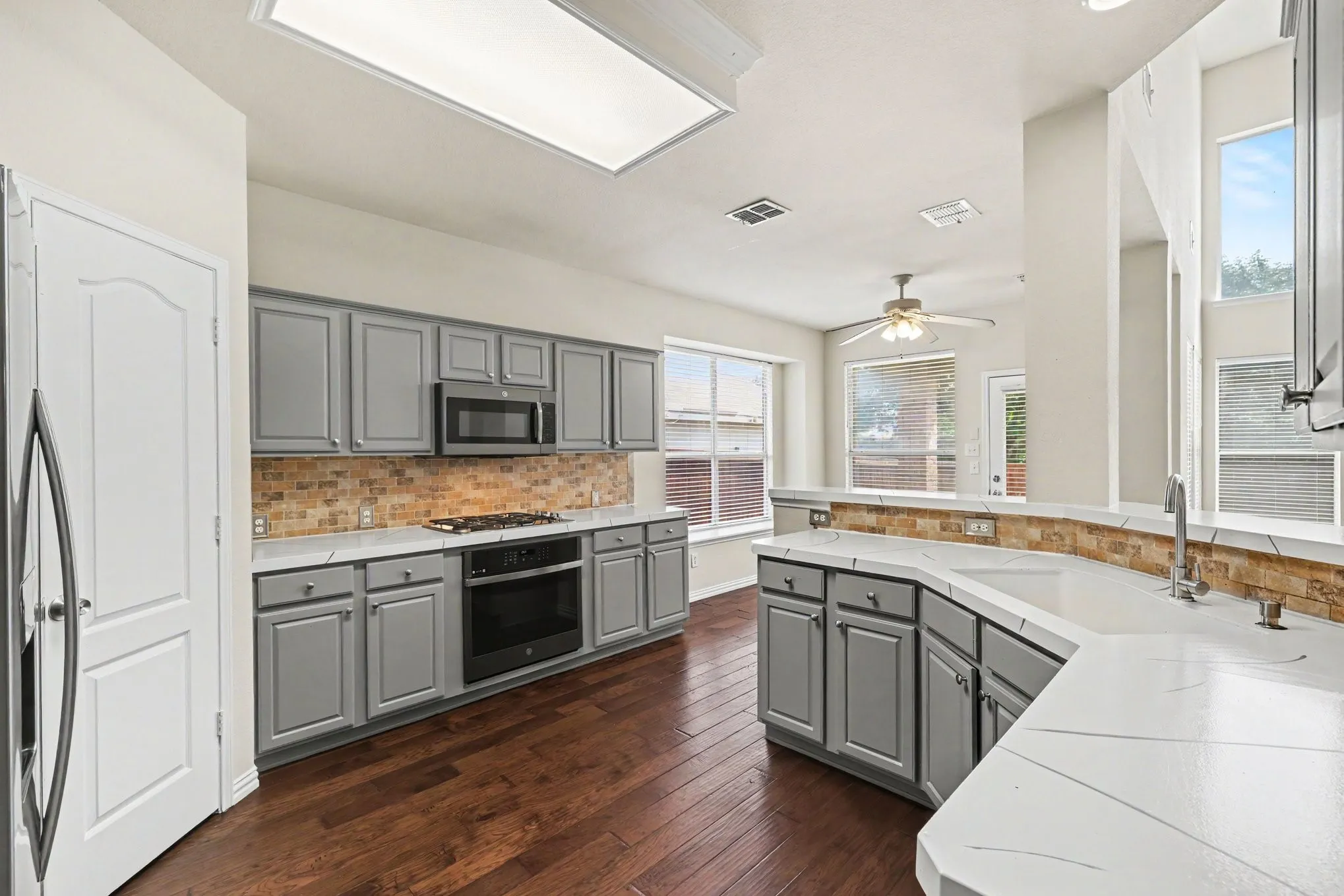 Single Family Residence For Sale in Collin County , 11181 Clearstream Lane, Frisco, Texas 75035, 4 Bedroom, 4 Bathroom, 2 Garage spaces, 2,465 Sqft, built in 2000, mls#21393408, Real Estate Agent in Frisco, Homes For Sale in Collin county, Homes For Sale in Frisco, Realtor in Frisco Texas, Real Estate Brokerage Independent Realty Texas, Luminita Cordes Realtor