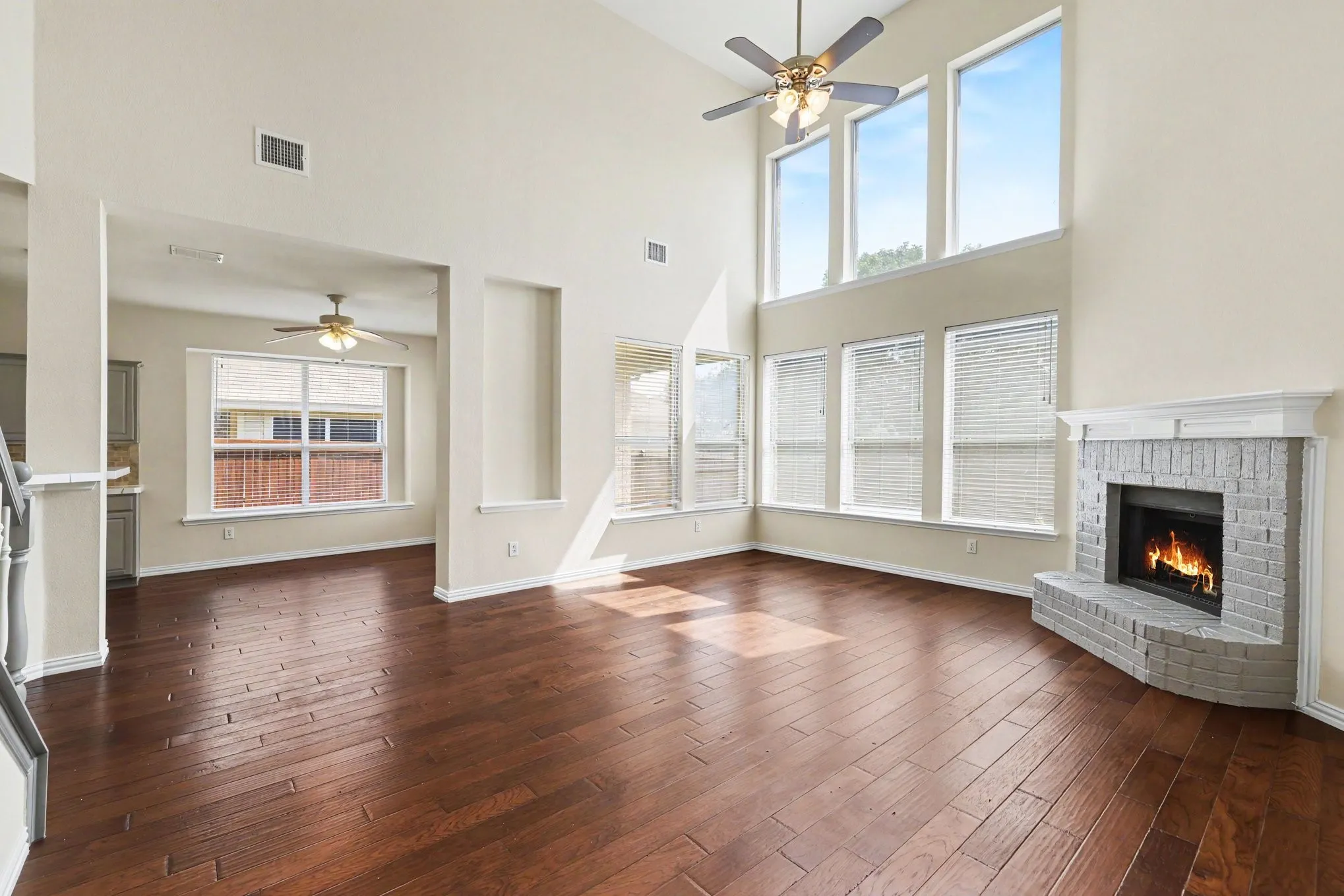 Single Family Residence For Sale in Collin County , 11181 Clearstream Lane, Frisco, Texas 75035, 4 Bedroom, 4 Bathroom, 2 Garage spaces, 2,465 Sqft, built in 2000, mls#21393408, Real Estate Agent in Frisco, Homes For Sale in Collin county, Homes For Sale in Frisco, Realtor in Frisco Texas, Real Estate Brokerage Independent Realty Texas, Luminita Cordes Realtor