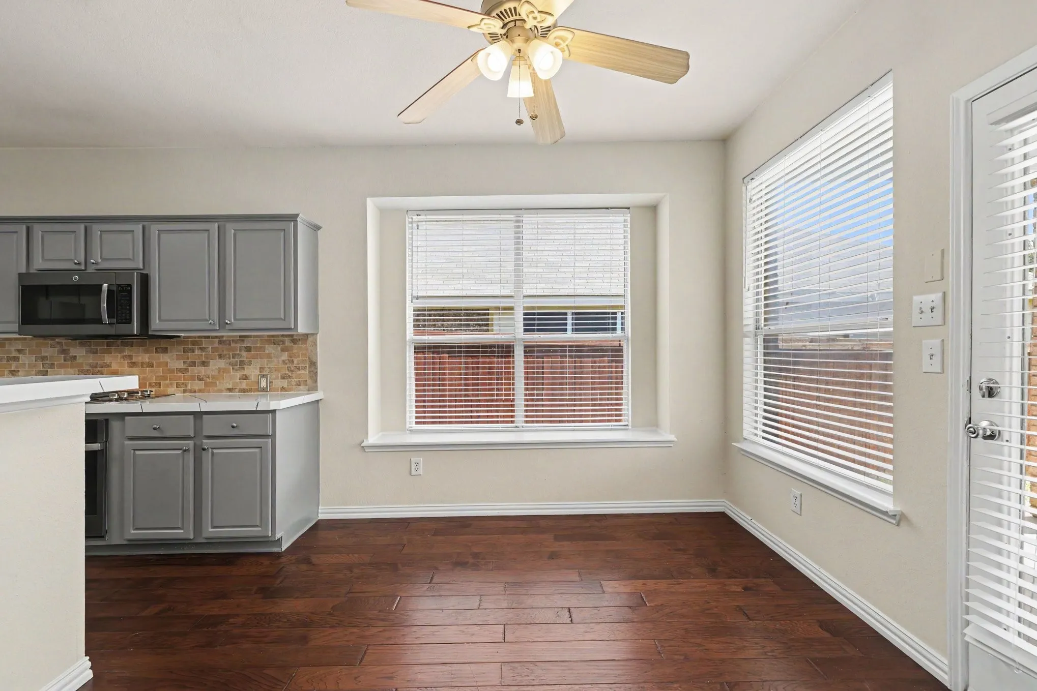 Single Family Residence For Sale in Collin County , 11181 Clearstream Lane, Frisco, Texas 75035, 4 Bedroom, 4 Bathroom, 2 Garage spaces, 2,465 Sqft, built in 2000, mls#21393408, Real Estate Agent in Frisco, Homes For Sale in Collin county, Homes For Sale in Frisco, Realtor in Frisco Texas, Real Estate Brokerage Independent Realty Texas, Luminita Cordes Realtor