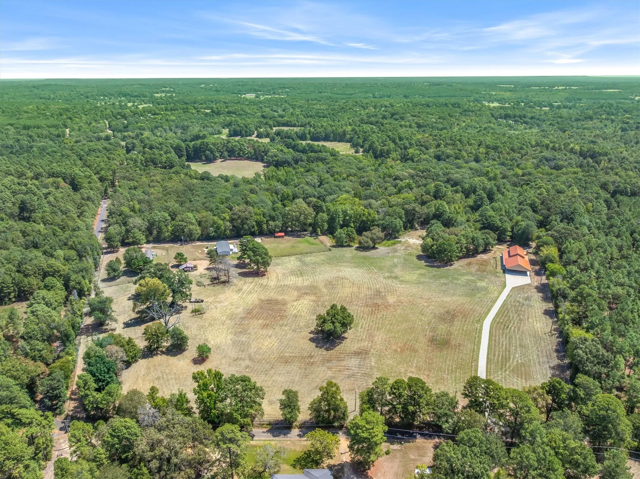 Single Family Residence For Sale in Upshur County , 636 Spruce Road, Big Sandy, Texas 75755, 4 Bedroom, 4 Bathroom, 2 Garage spaces, 3,500 Sqft, built in 2021, mls#21394868, Real Estate Agent in Big Sandy, Homes For Sale in Upshur county, Homes For Sale in Big Sandy, Realtor in Big Sandy Texas, Real Estate Brokerage Independent Realty Texas, Luminita Cordes Realtor