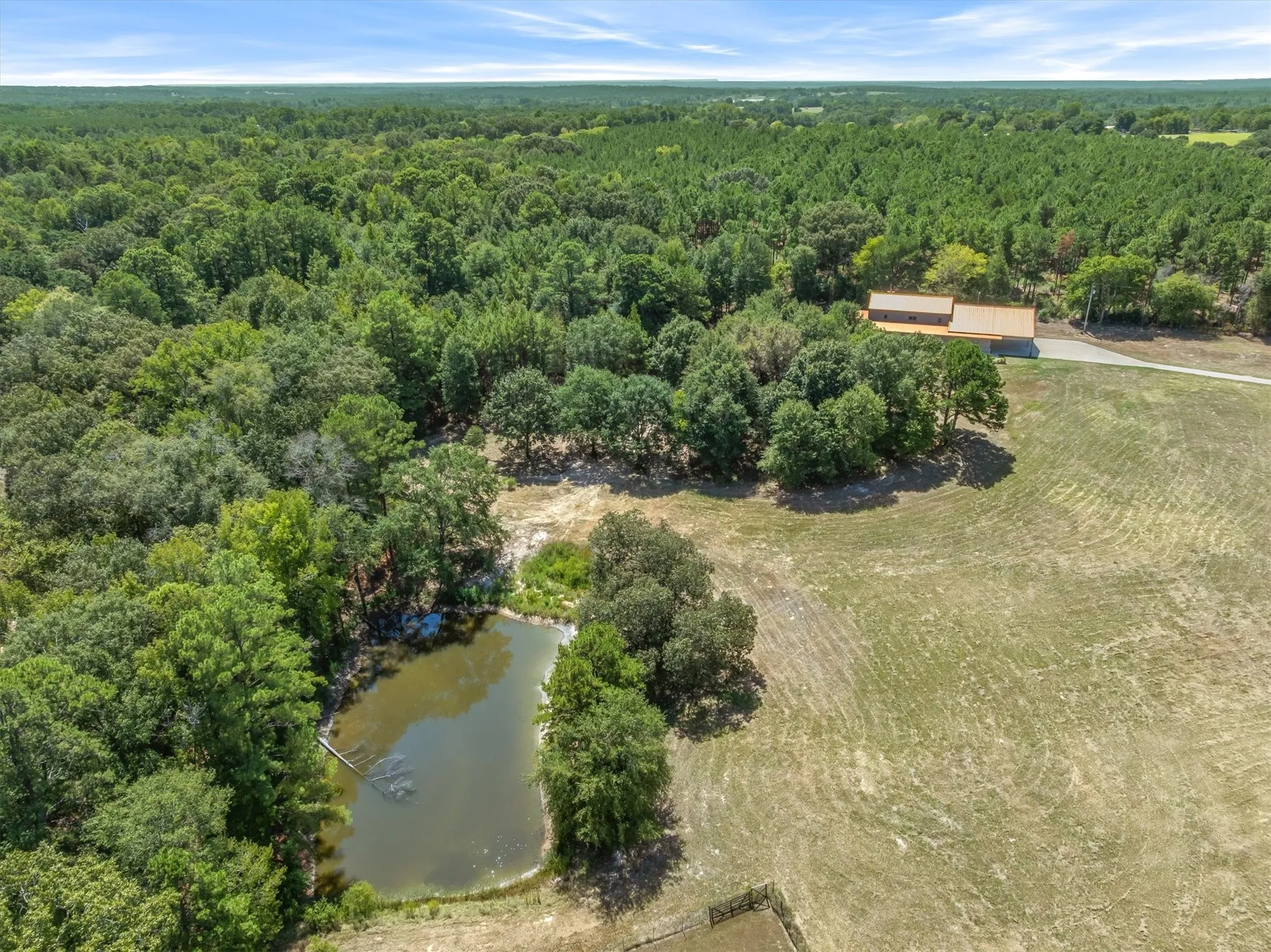 Single Family Residence For Sale in Upshur County , 636 Spruce Road, Big Sandy, Texas 75755, 4 Bedroom, 4 Bathroom, 2 Garage spaces, 3,500 Sqft, built in 2021, mls#21394868, Real Estate Agent in Big Sandy, Homes For Sale in Upshur county, Homes For Sale in Big Sandy, Realtor in Big Sandy Texas, Real Estate Brokerage Independent Realty Texas, Luminita Cordes Realtor