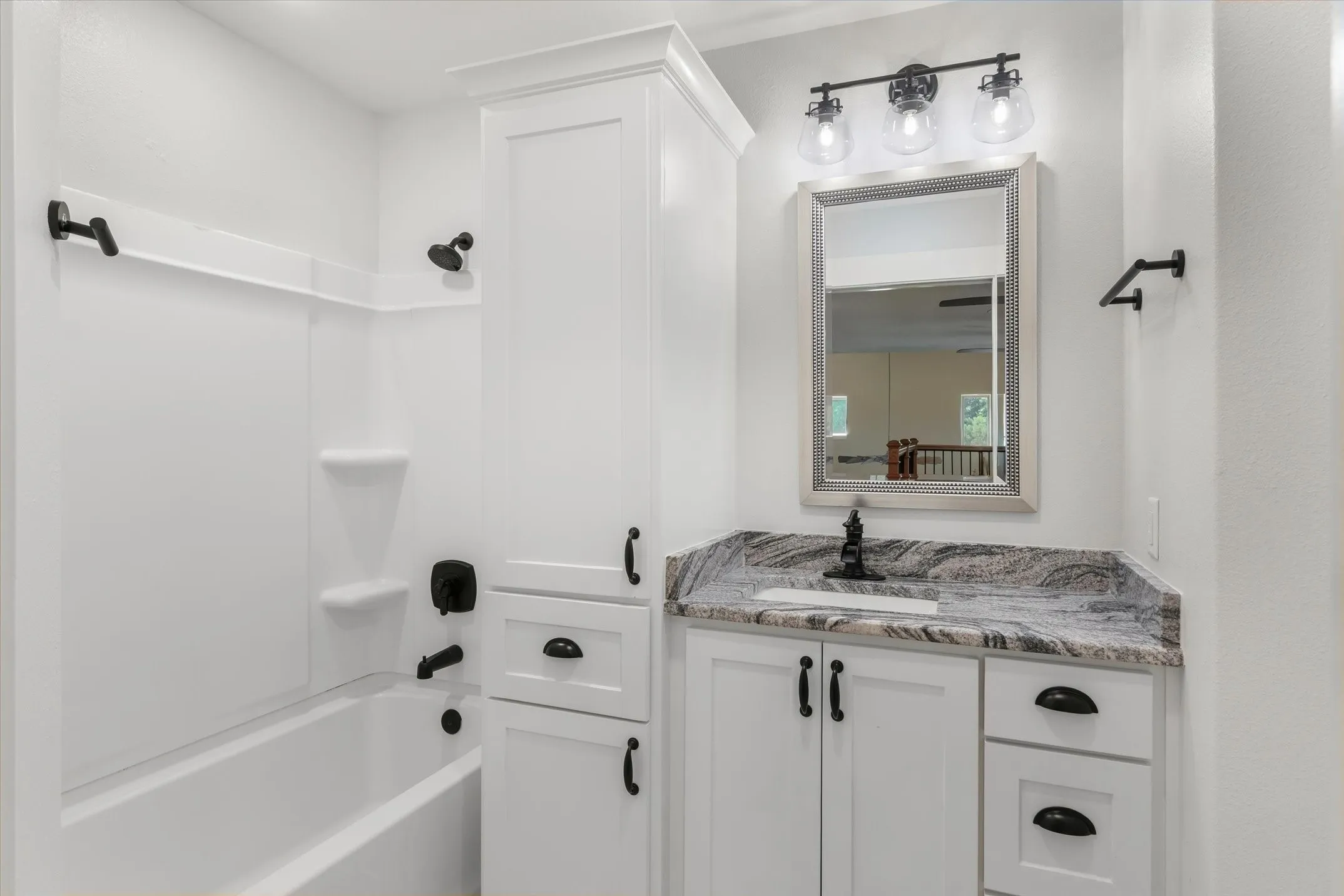 Single Family Residence For Sale in Upshur County , 636 Spruce Road, Big Sandy, Texas 75755, 4 Bedroom, 4 Bathroom, 2 Garage spaces, 3,500 Sqft, built in 2021, mls#21394868, Real Estate Agent in Big Sandy, Homes For Sale in Upshur county, Homes For Sale in Big Sandy, Realtor in Big Sandy Texas, Real Estate Brokerage Independent Realty Texas, Luminita Cordes Realtor