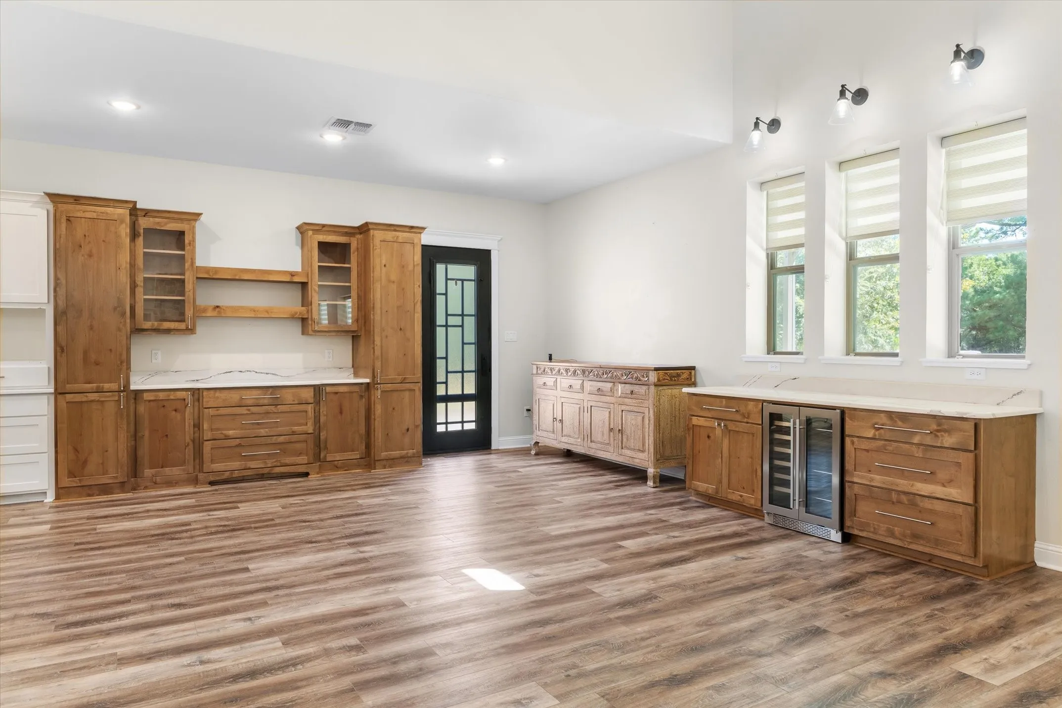 Single Family Residence For Sale in Upshur County , 636 Spruce Road, Big Sandy, Texas 75755, 4 Bedroom, 4 Bathroom, 2 Garage spaces, 3,500 Sqft, built in 2021, mls#21394868, Real Estate Agent in Big Sandy, Homes For Sale in Upshur county, Homes For Sale in Big Sandy, Realtor in Big Sandy Texas, Real Estate Brokerage Independent Realty Texas, Luminita Cordes Realtor
