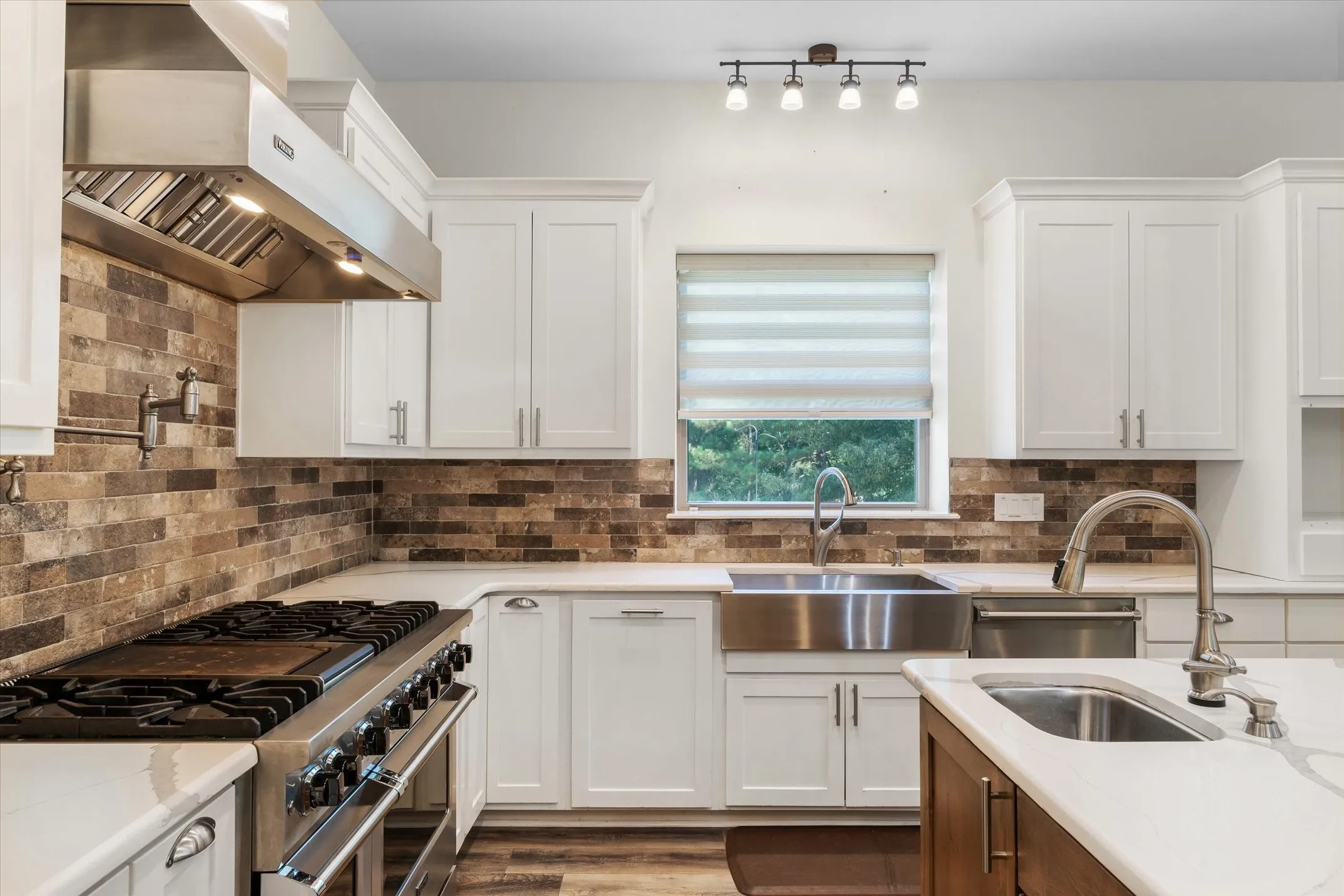 Single Family Residence For Sale in Upshur County , 636 Spruce Road, Big Sandy, Texas 75755, 4 Bedroom, 4 Bathroom, 2 Garage spaces, 3,500 Sqft, built in 2021, mls#21394868, Real Estate Agent in Big Sandy, Homes For Sale in Upshur county, Homes For Sale in Big Sandy, Realtor in Big Sandy Texas, Real Estate Brokerage Independent Realty Texas, Luminita Cordes Realtor