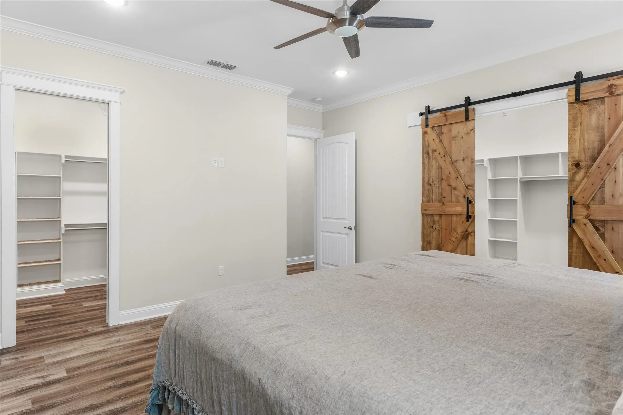 Single Family Residence For Sale in Upshur County , 636 Spruce Road, Big Sandy, Texas 75755, 4 Bedroom, 4 Bathroom, 2 Garage spaces, 3,500 Sqft, built in 2021, mls#21394868, Real Estate Agent in Big Sandy, Homes For Sale in Upshur county, Homes For Sale in Big Sandy, Realtor in Big Sandy Texas, Real Estate Brokerage Independent Realty Texas, Luminita Cordes Realtor