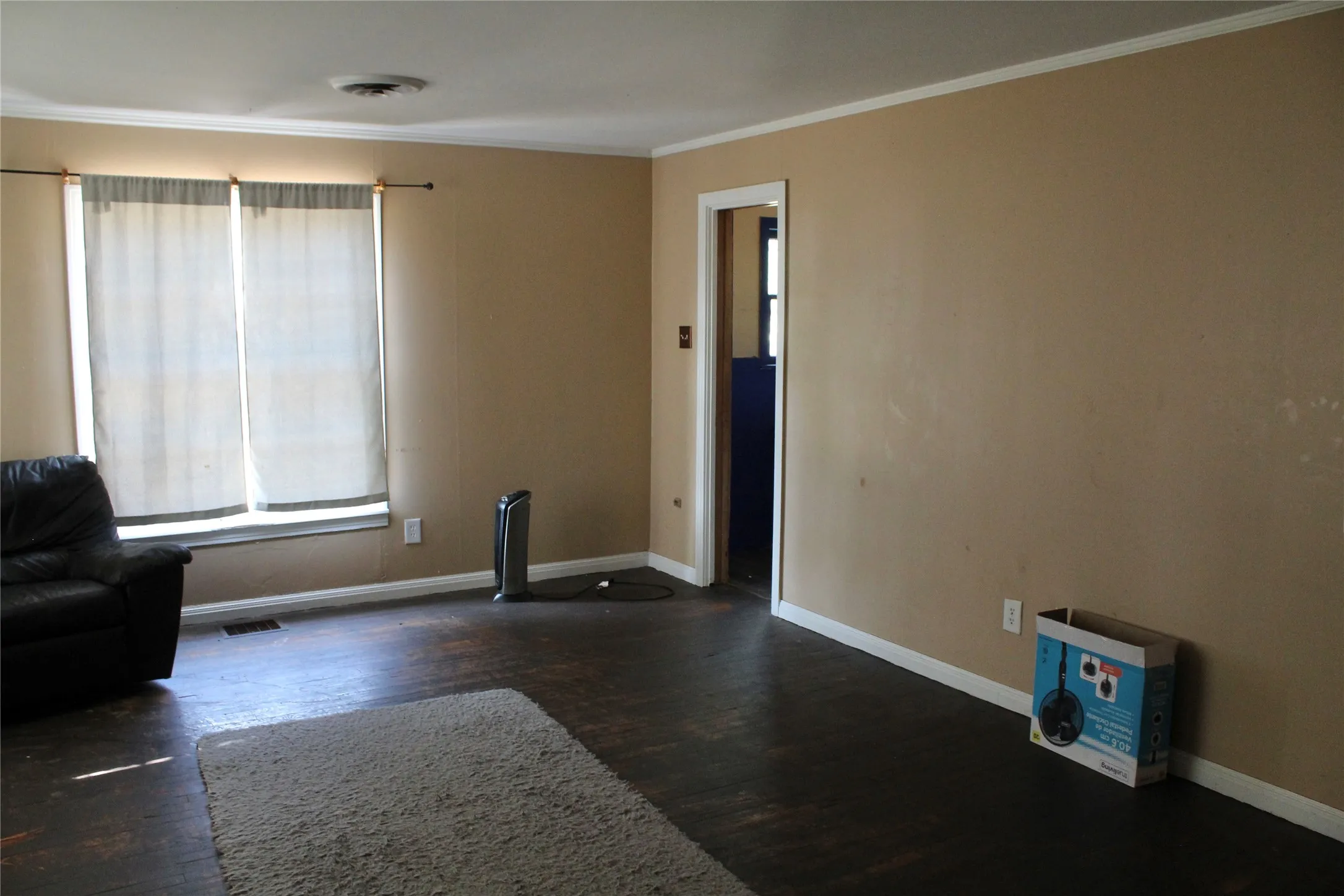 Single Family Residence For Sale in Knox County , 400 E Main Street, Knox City, Texas 79529, 4 Bedroom, 2 Bathroom, 2 Garage spaces, 3,150 Sqft, built in 1950, mls#21394290, Real Estate Agent in Knox City, Homes For Sale in Knox county, Homes For Sale in Knox City, Realtor in Knox City Texas, Real Estate Brokerage Independent Realty Texas, Luminita Cordes Realtor