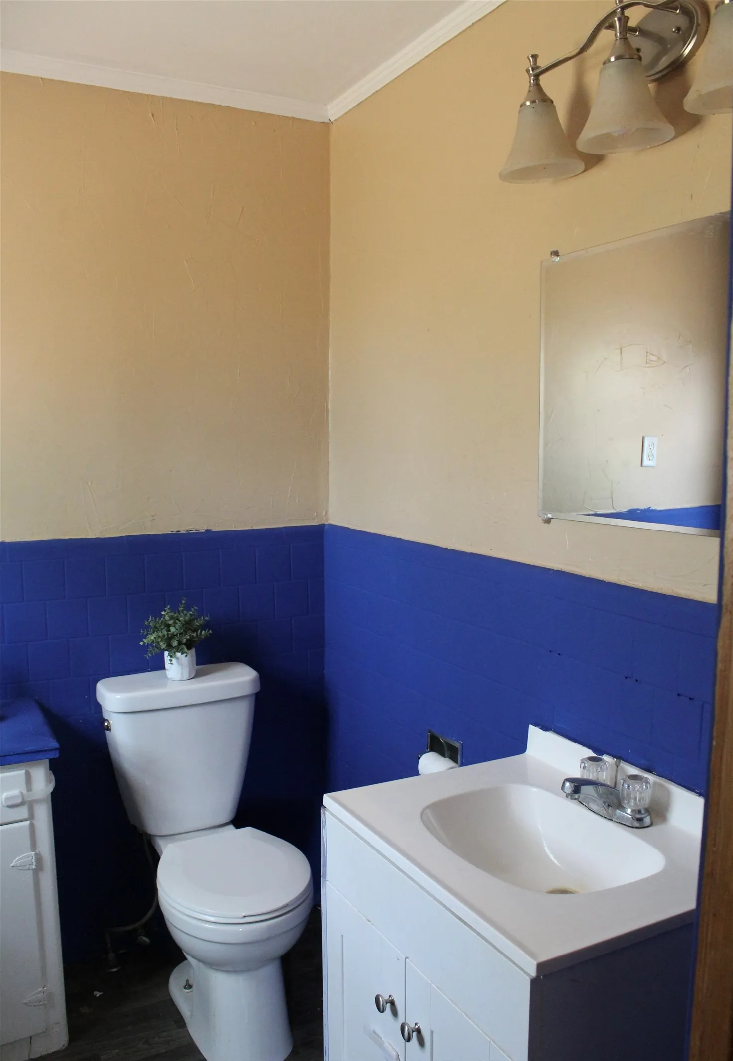 Single Family Residence For Sale in Knox County , 400 E Main Street, Knox City, Texas 79529, 4 Bedroom, 2 Bathroom, 2 Garage spaces, 3,150 Sqft, built in 1950, mls#21394290, Real Estate Agent in Knox City, Homes For Sale in Knox county, Homes For Sale in Knox City, Realtor in Knox City Texas, Real Estate Brokerage Independent Realty Texas, Luminita Cordes Realtor