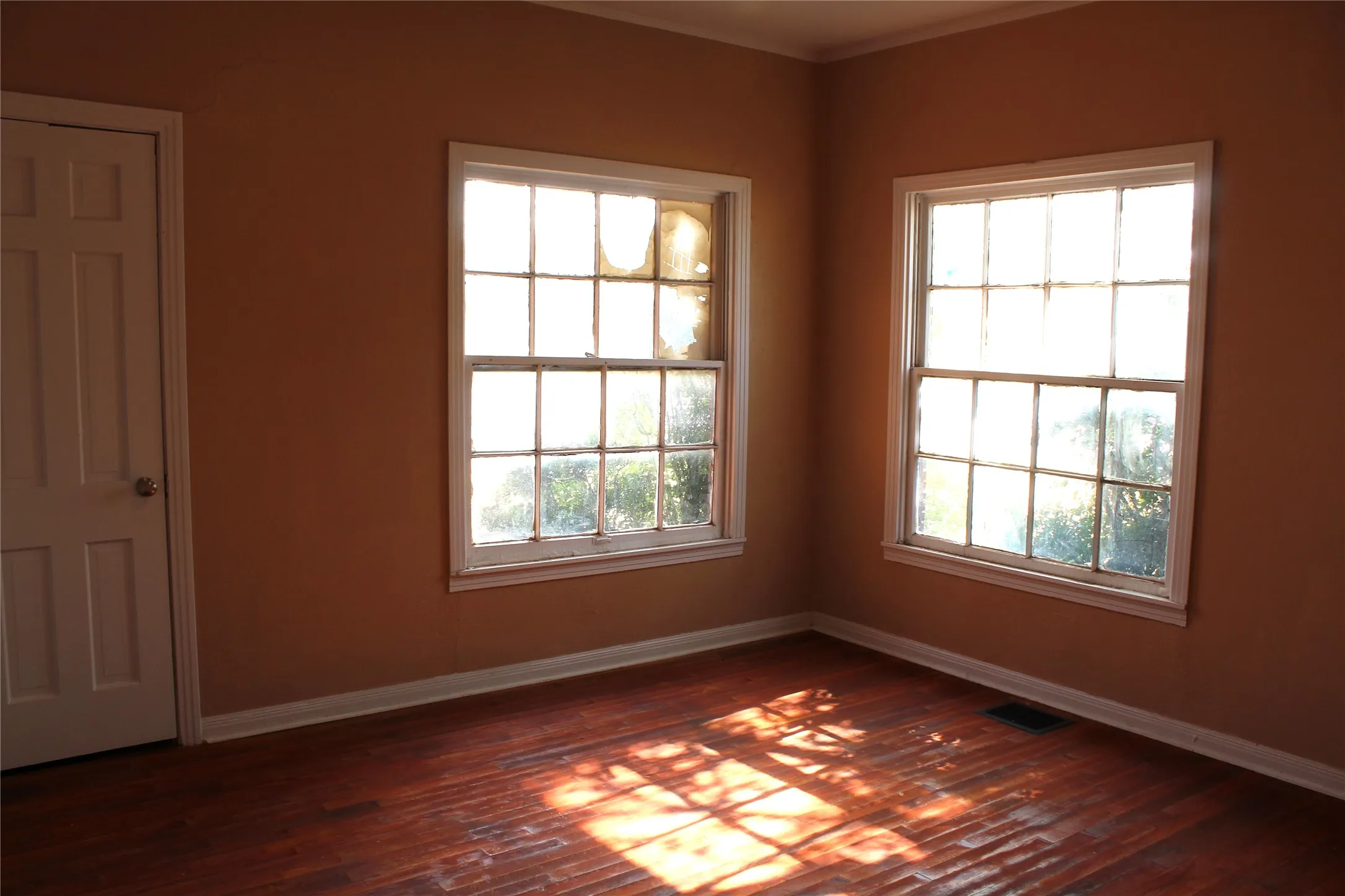 Single Family Residence For Sale in Knox County , 400 E Main Street, Knox City, Texas 79529, 4 Bedroom, 2 Bathroom, 2 Garage spaces, 3,150 Sqft, built in 1950, mls#21394290, Real Estate Agent in Knox City, Homes For Sale in Knox county, Homes For Sale in Knox City, Realtor in Knox City Texas, Real Estate Brokerage Independent Realty Texas, Luminita Cordes Realtor