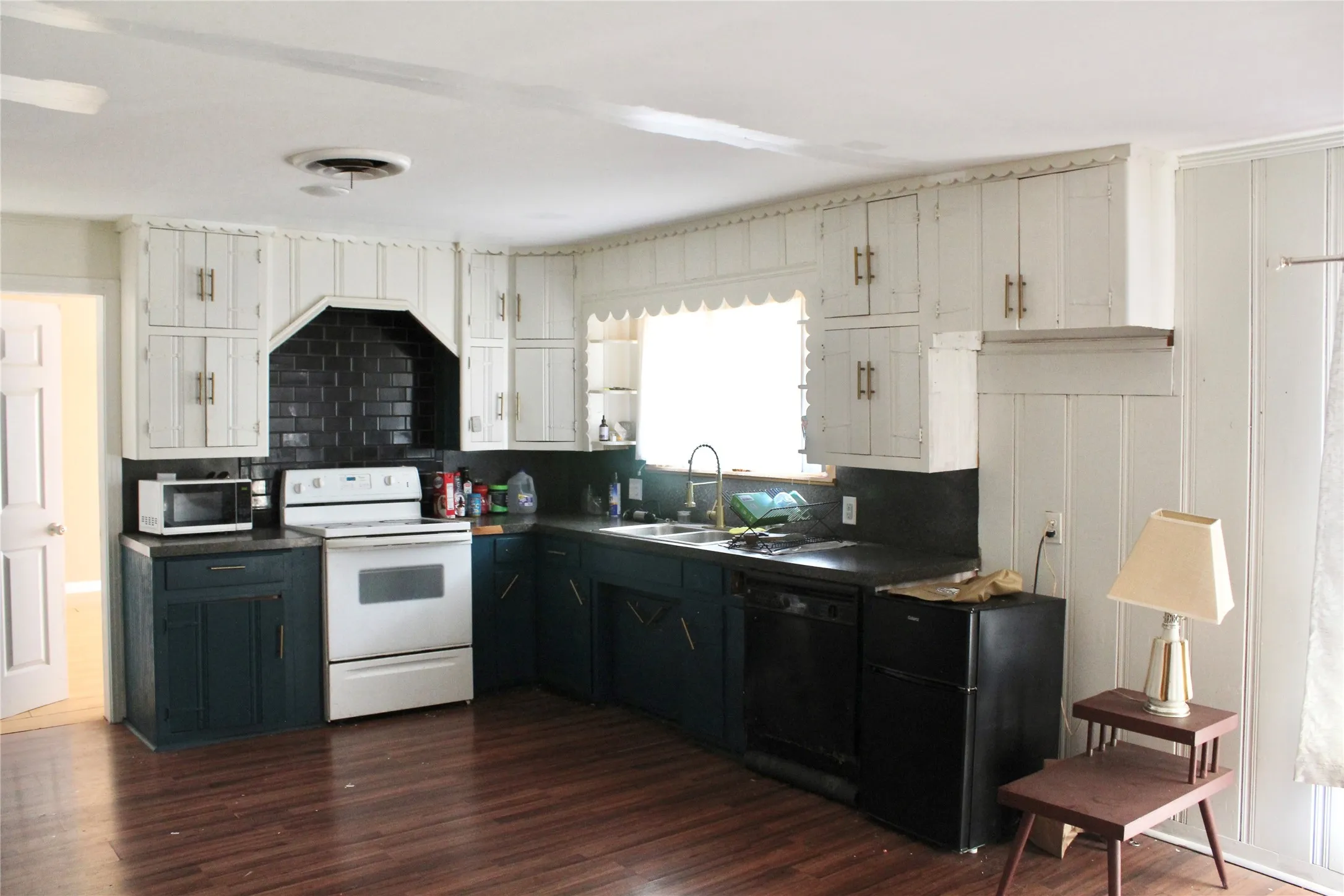 Single Family Residence For Sale in Knox County , 400 E Main Street, Knox City, Texas 79529, 4 Bedroom, 2 Bathroom, 2 Garage spaces, 3,150 Sqft, built in 1950, mls#21394290, Real Estate Agent in Knox City, Homes For Sale in Knox county, Homes For Sale in Knox City, Realtor in Knox City Texas, Real Estate Brokerage Independent Realty Texas, Luminita Cordes Realtor