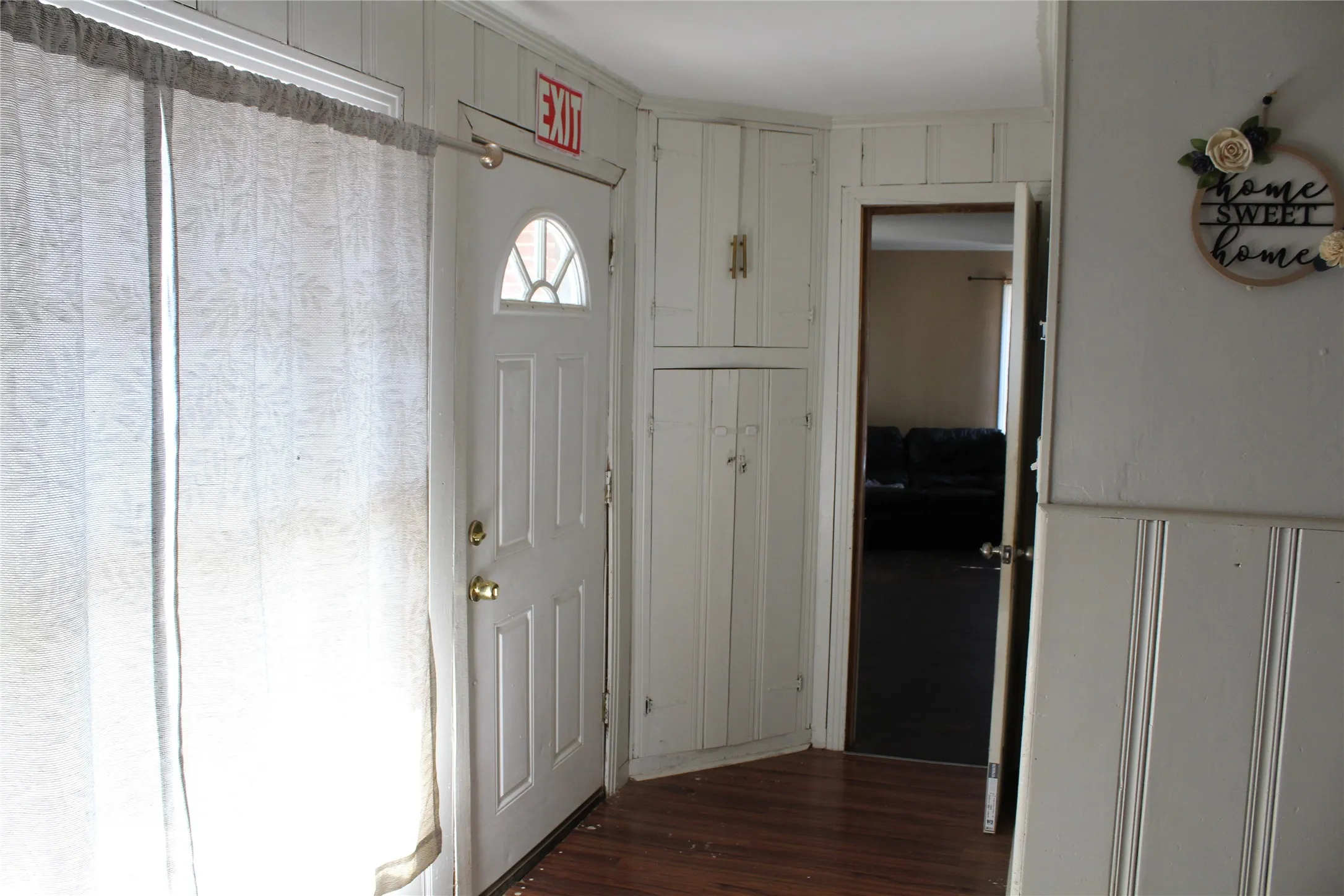 Single Family Residence For Sale in Knox County , 400 E Main Street, Knox City, Texas 79529, 4 Bedroom, 2 Bathroom, 2 Garage spaces, 3,150 Sqft, built in 1950, mls#21394290, Real Estate Agent in Knox City, Homes For Sale in Knox county, Homes For Sale in Knox City, Realtor in Knox City Texas, Real Estate Brokerage Independent Realty Texas, Luminita Cordes Realtor