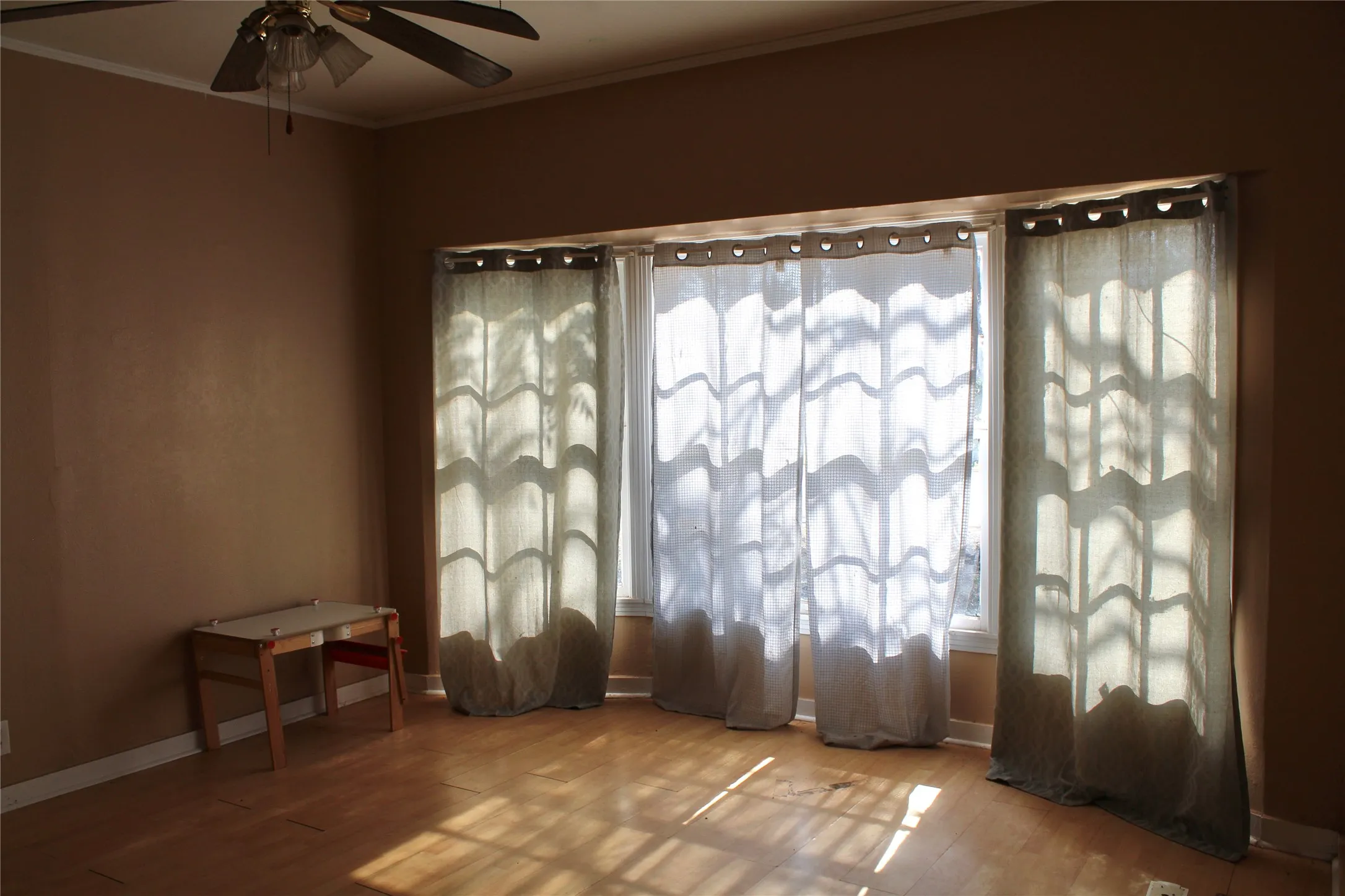 Single Family Residence For Sale in Knox County , 400 E Main Street, Knox City, Texas 79529, 4 Bedroom, 2 Bathroom, 2 Garage spaces, 3,150 Sqft, built in 1950, mls#21394290, Real Estate Agent in Knox City, Homes For Sale in Knox county, Homes For Sale in Knox City, Realtor in Knox City Texas, Real Estate Brokerage Independent Realty Texas, Luminita Cordes Realtor