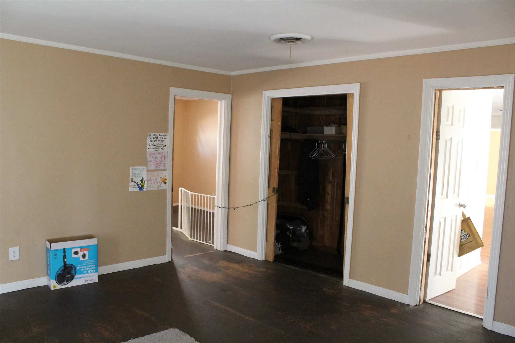 Single Family Residence For Sale in Knox County , 400 E Main Street, Knox City, Texas 79529, 4 Bedroom, 2 Bathroom, 2 Garage spaces, 3,150 Sqft, built in 1950, mls#21394290, Real Estate Agent in Knox City, Homes For Sale in Knox county, Homes For Sale in Knox City, Realtor in Knox City Texas, Real Estate Brokerage Independent Realty Texas, Luminita Cordes Realtor
