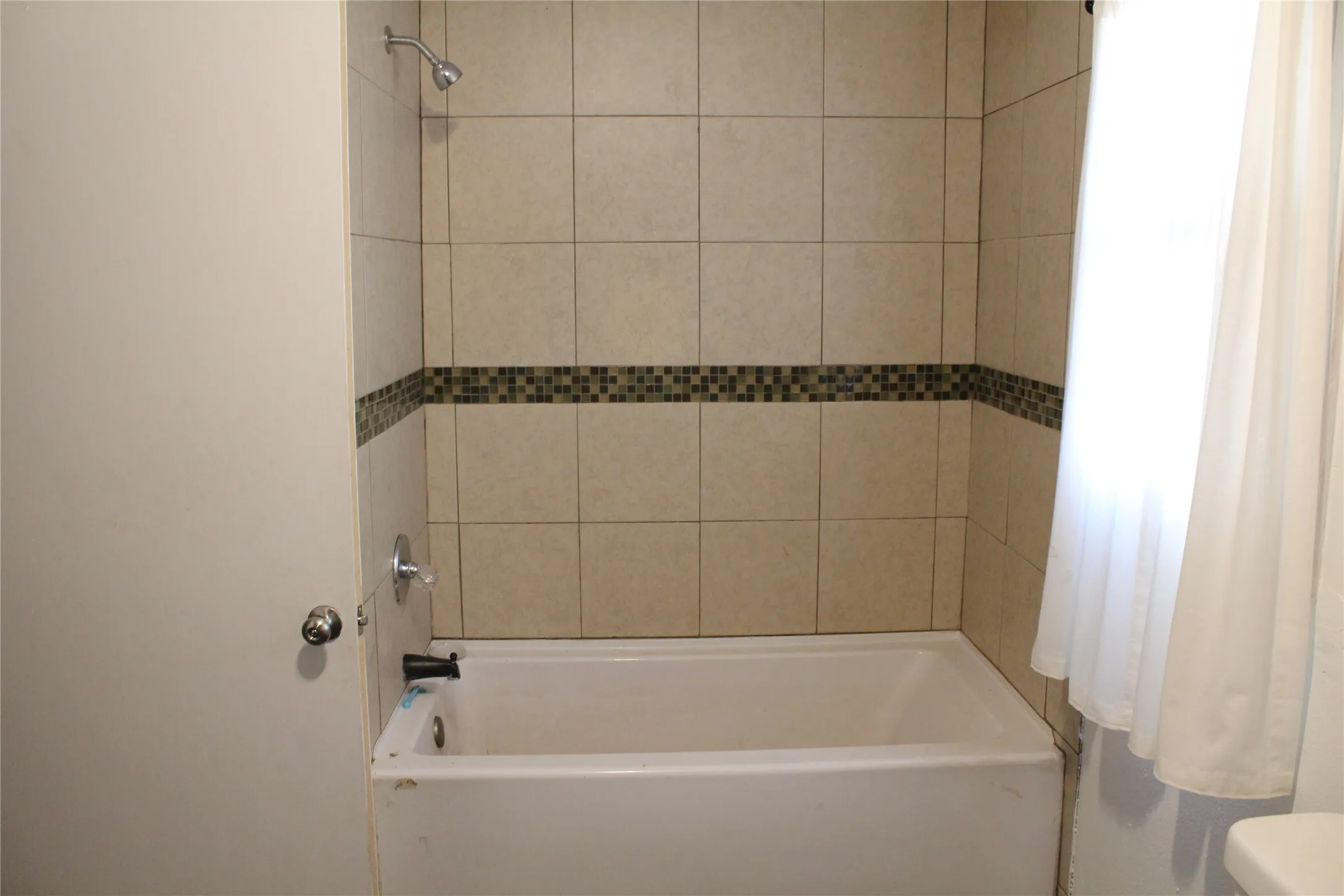Single Family Residence For Sale in Knox County , 400 E Main Street, Knox City, Texas 79529, 4 Bedroom, 2 Bathroom, 2 Garage spaces, 3,150 Sqft, built in 1950, mls#21394290, Real Estate Agent in Knox City, Homes For Sale in Knox county, Homes For Sale in Knox City, Realtor in Knox City Texas, Real Estate Brokerage Independent Realty Texas, Luminita Cordes Realtor